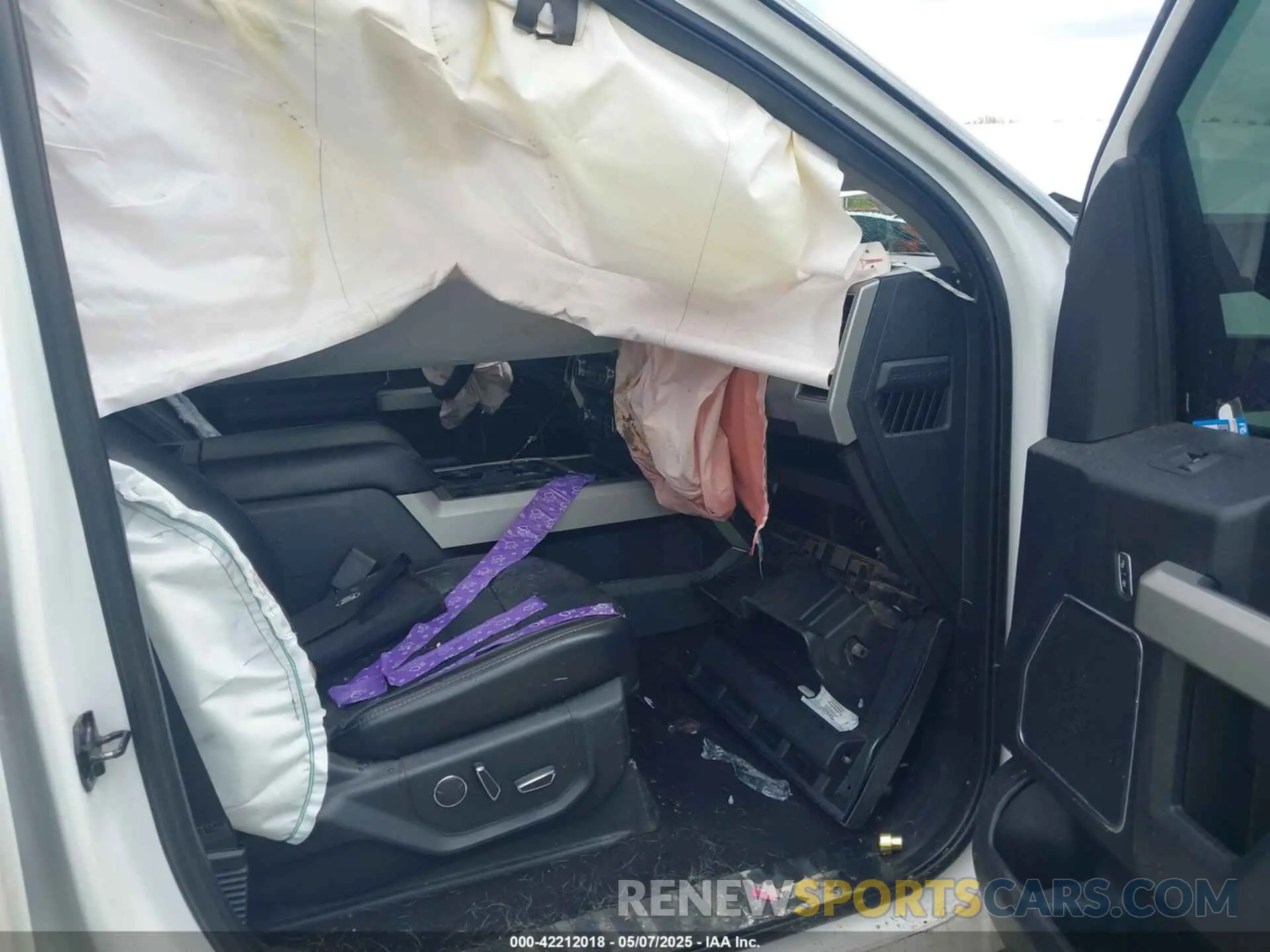 5 Photograph of a damaged car 1FT8W3BT9KEE61844 FORD F-350 2019