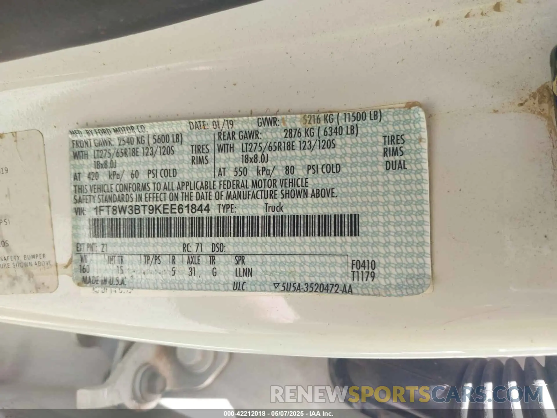 9 Photograph of a damaged car 1FT8W3BT9KEE61844 FORD F-350 2019
