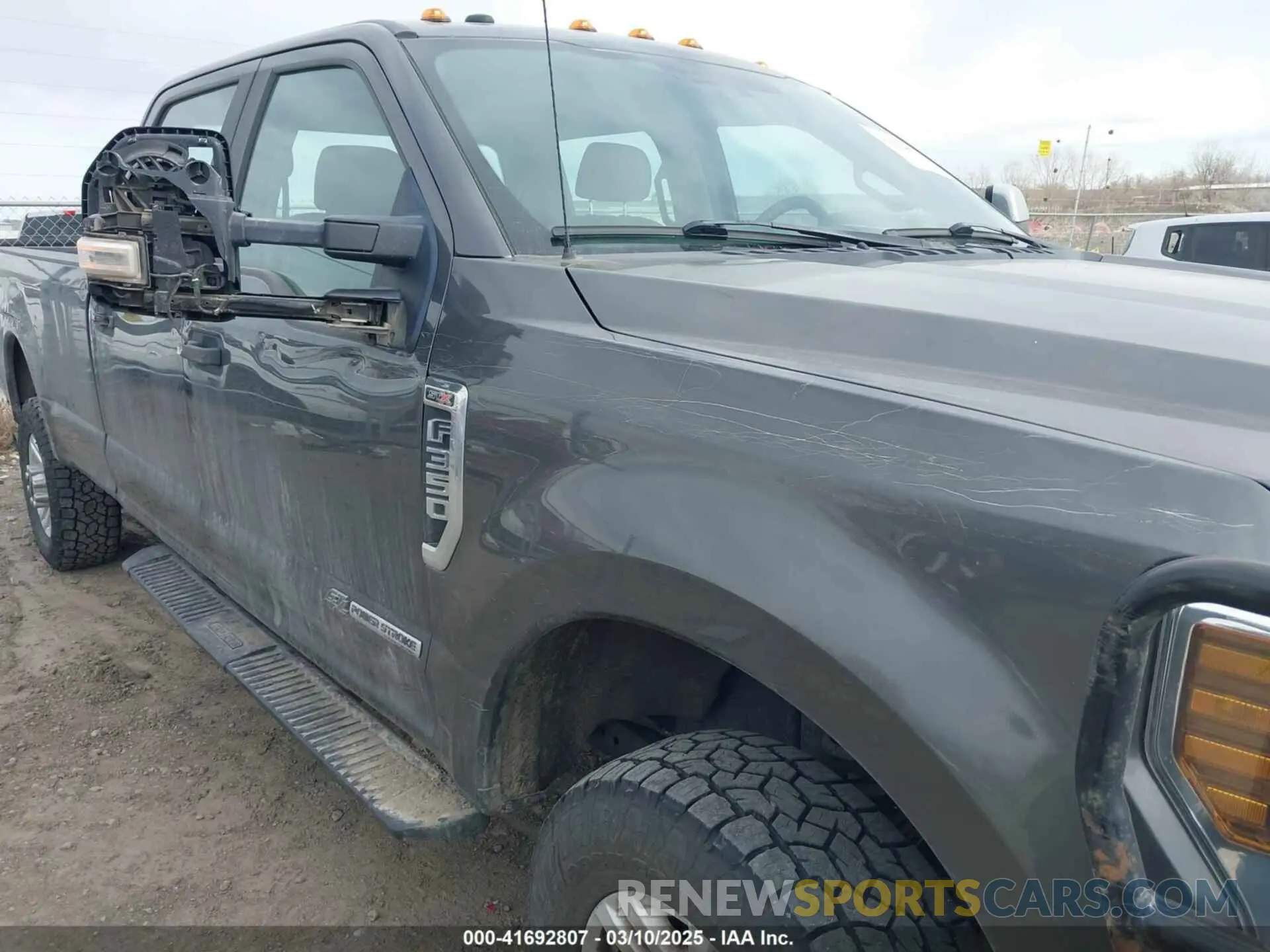 11 Photograph of a damaged car 1FT8W3BT9KEF02831 FORD F-350 2019