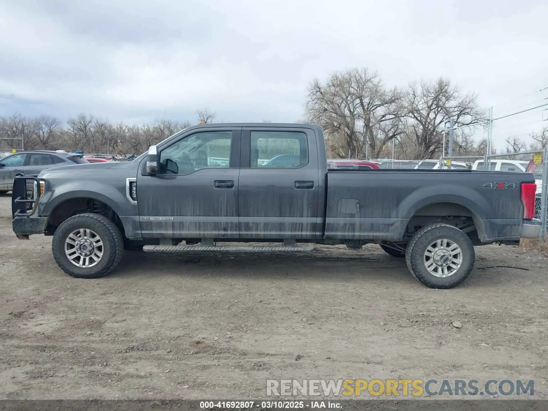 17 Photograph of a damaged car 1FT8W3BT9KEF02831 FORD F-350 2019
