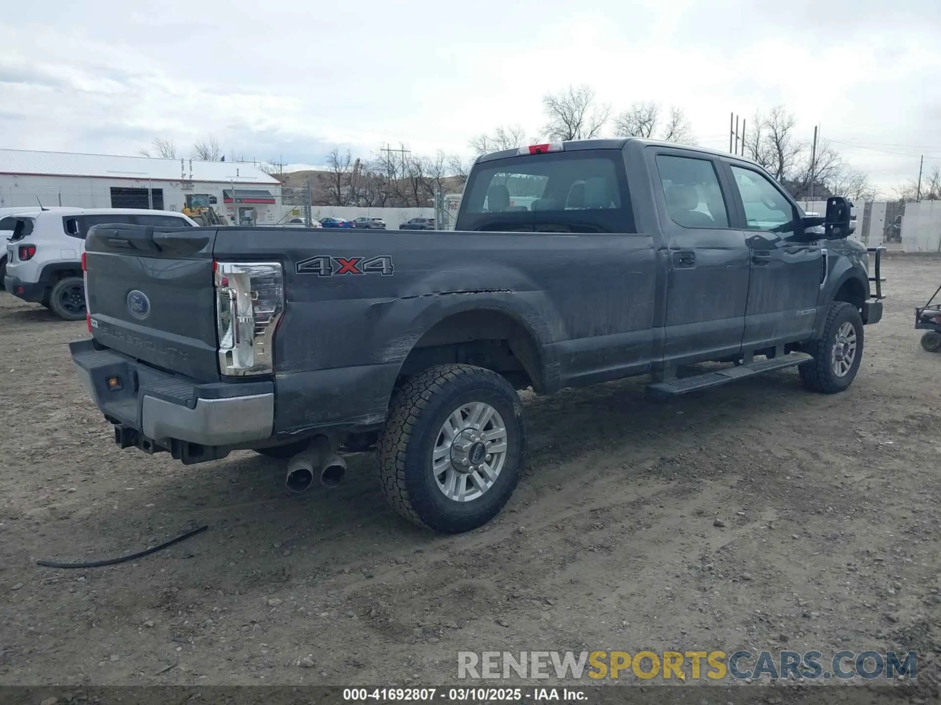 4 Photograph of a damaged car 1FT8W3BT9KEF02831 FORD F-350 2019