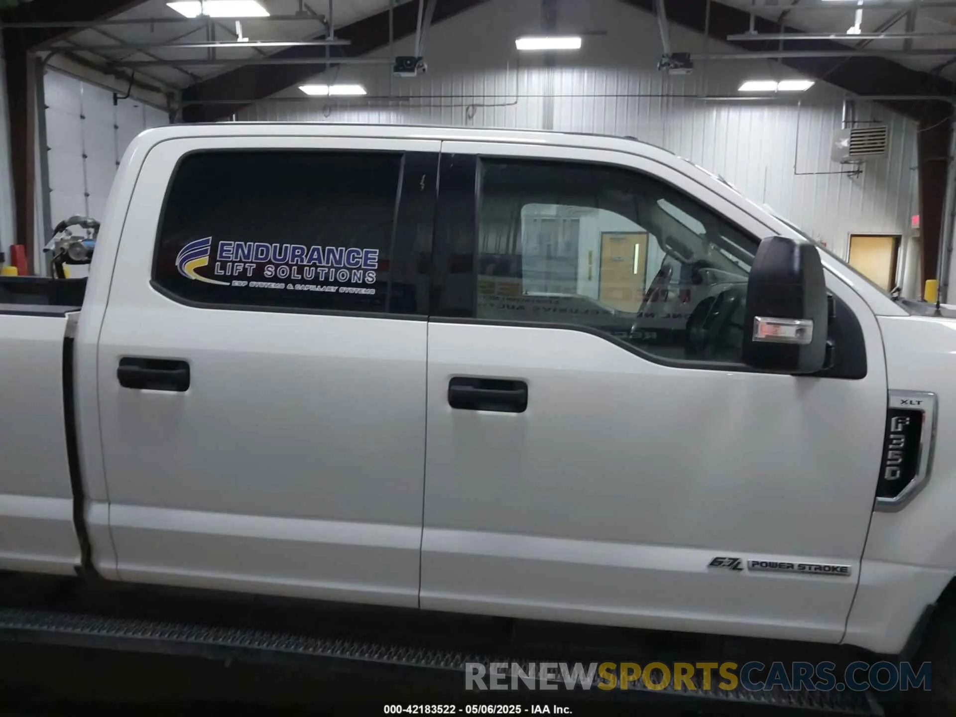 14 Photograph of a damaged car 1FT8W3BT9KEF33769 FORD F-350 2019