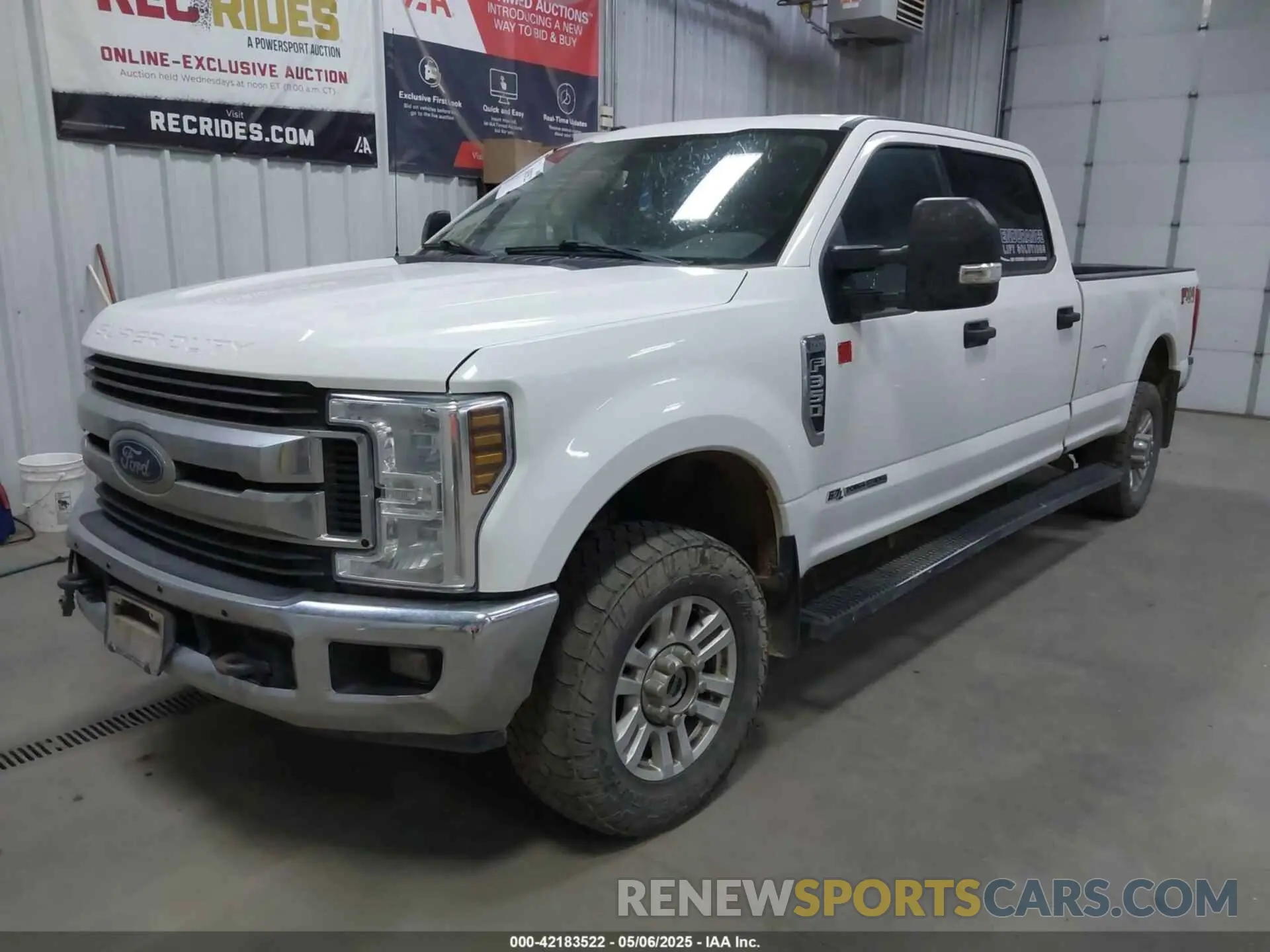 2 Photograph of a damaged car 1FT8W3BT9KEF33769 FORD F-350 2019