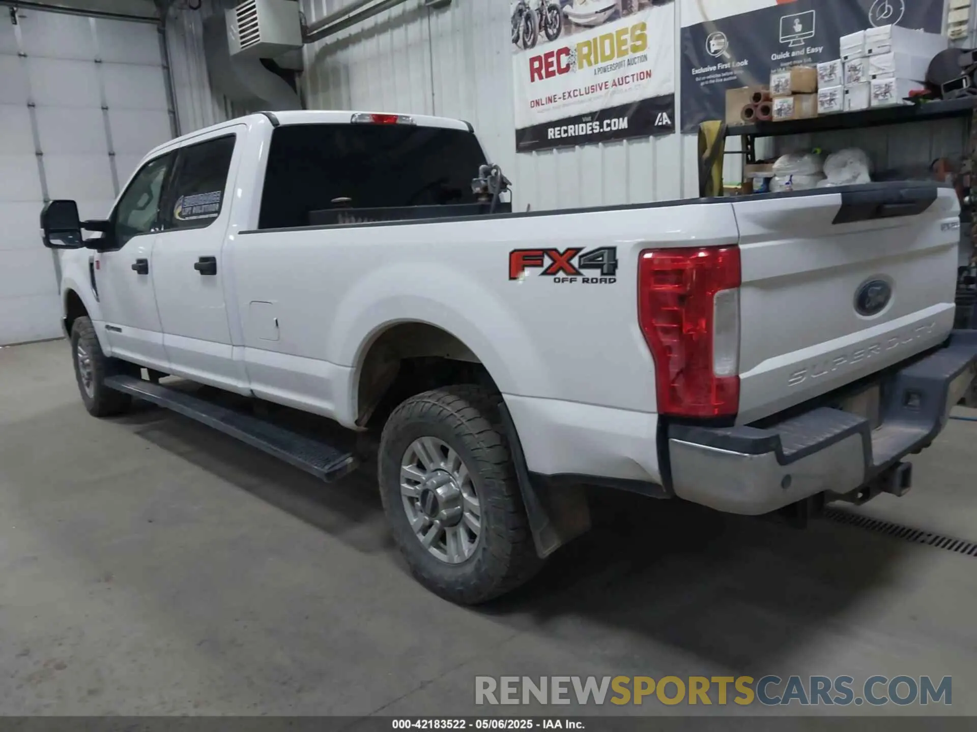 3 Photograph of a damaged car 1FT8W3BT9KEF33769 FORD F-350 2019