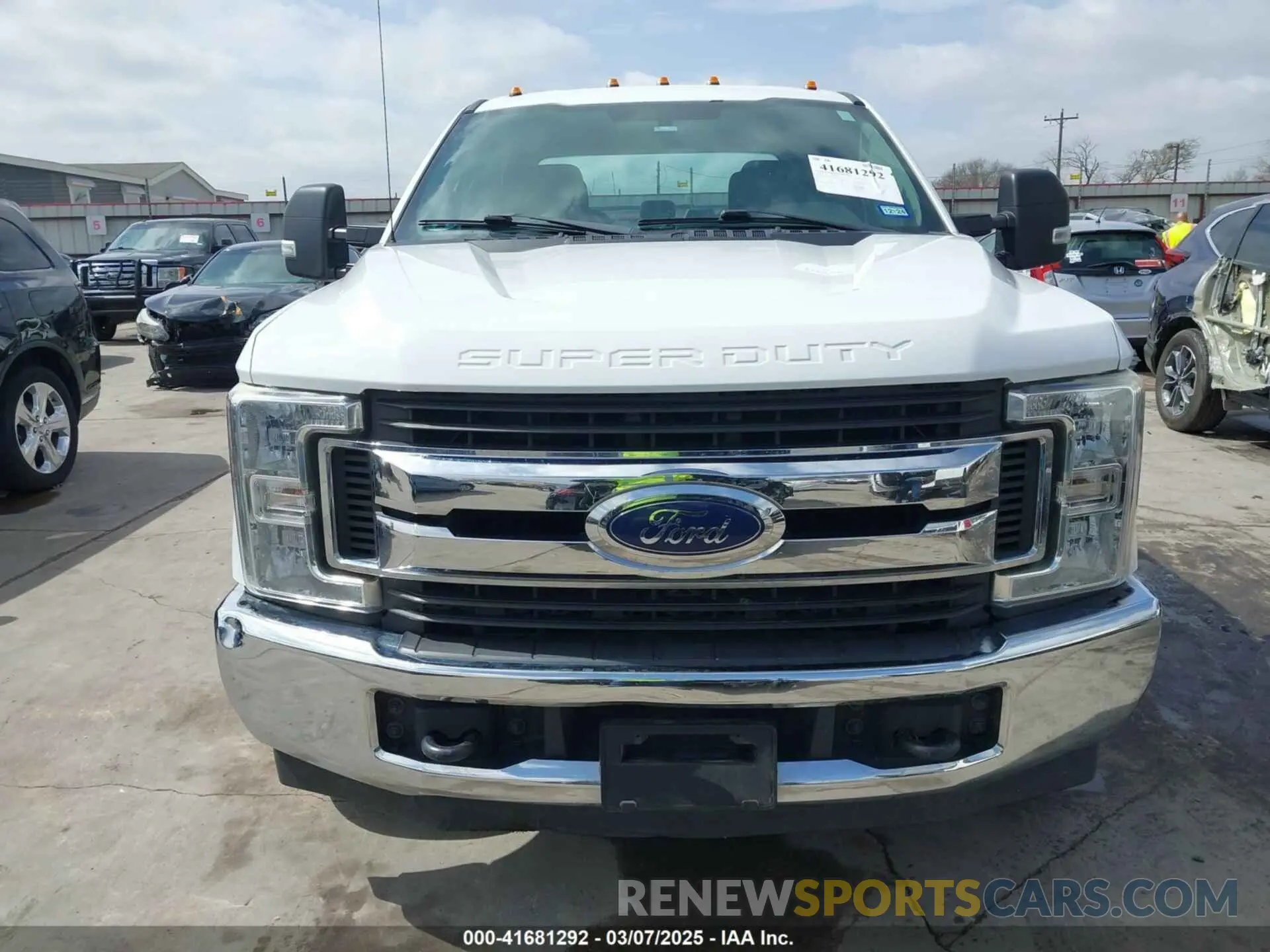 11 Photograph of a damaged car 1FT8W3CT5KEC97443 FORD F-350 2019