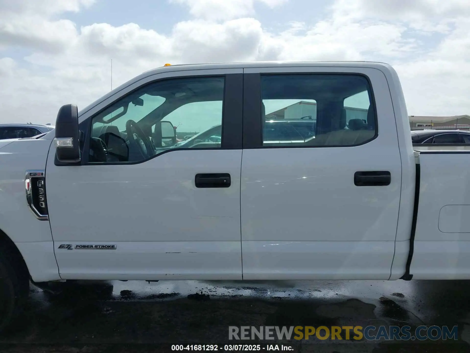 14 Photograph of a damaged car 1FT8W3CT5KEC97443 FORD F-350 2019