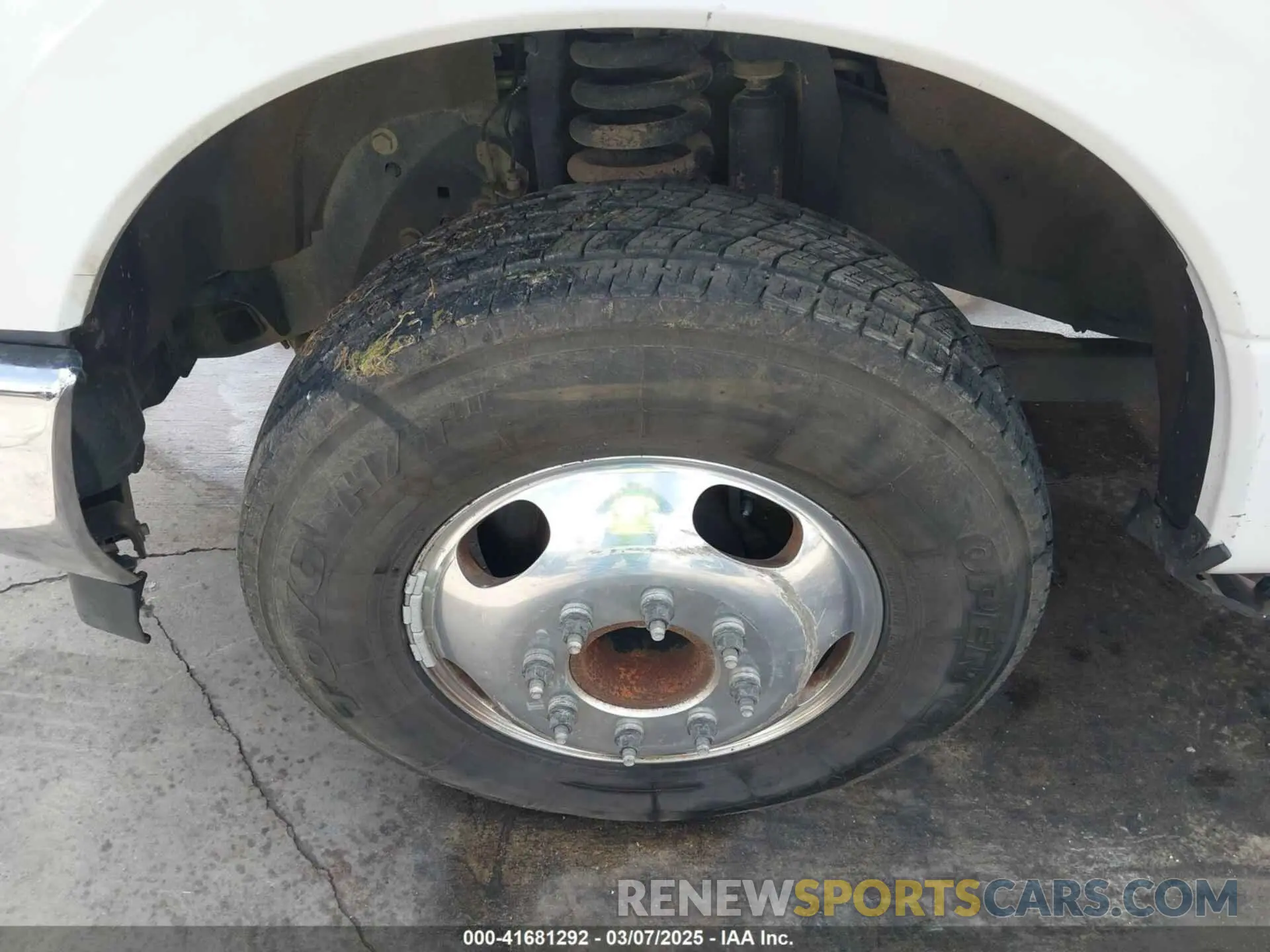 17 Photograph of a damaged car 1FT8W3CT5KEC97443 FORD F-350 2019
