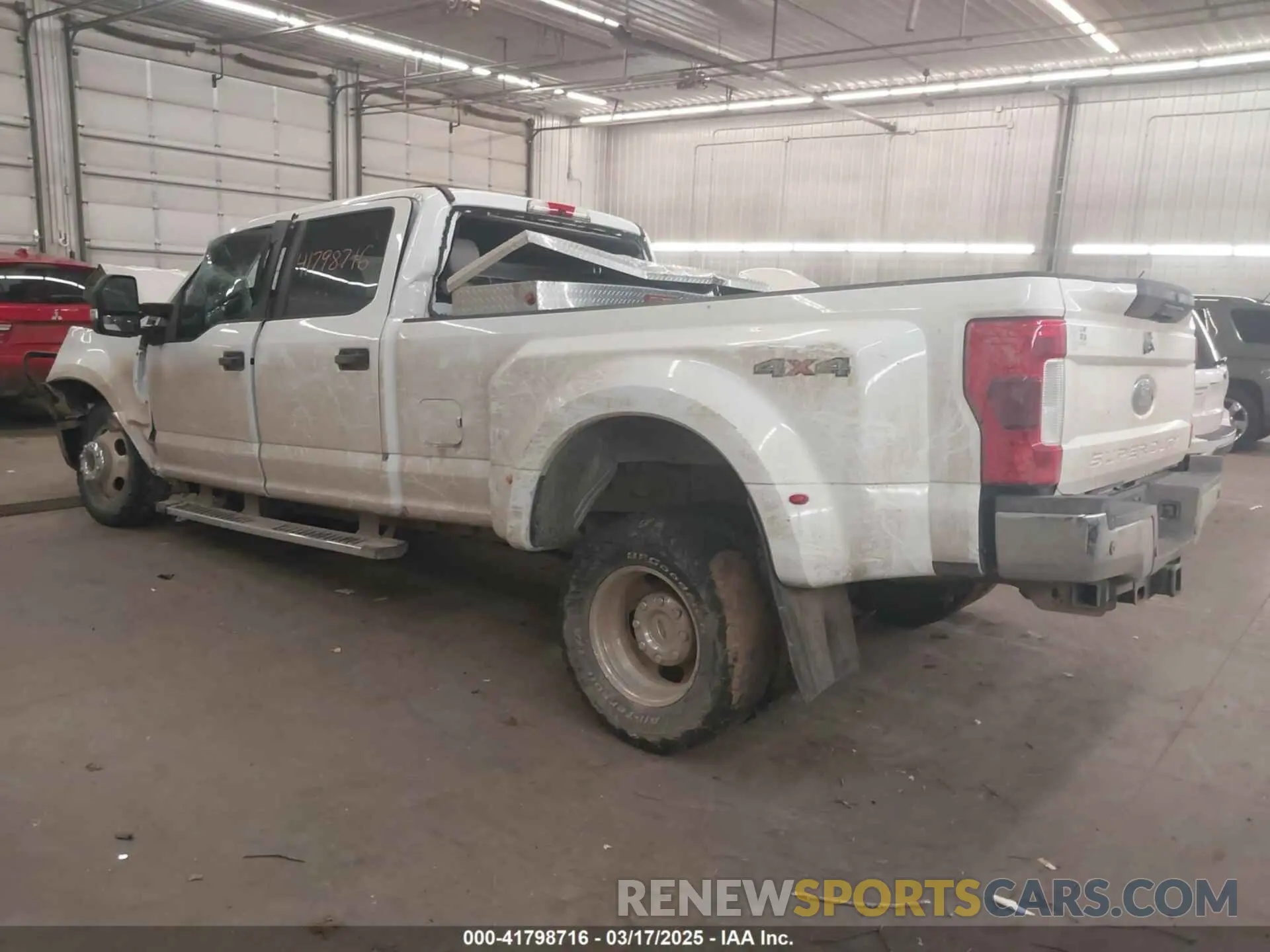 3 Photograph of a damaged car 1FT8W3DT0KEE86824 FORD F-350 2019