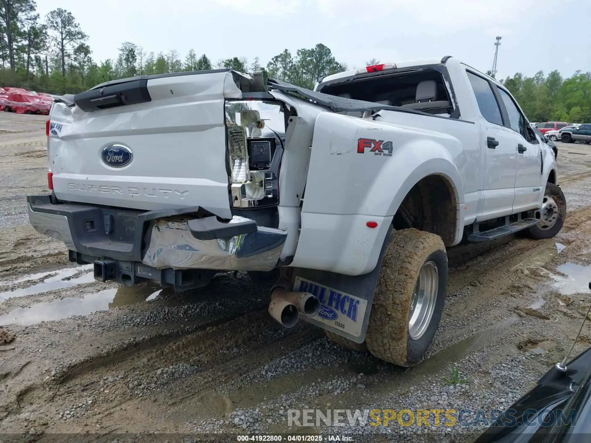 4 Photograph of a damaged car 1FT8W3DT1KEF33178 FORD F-350 2019