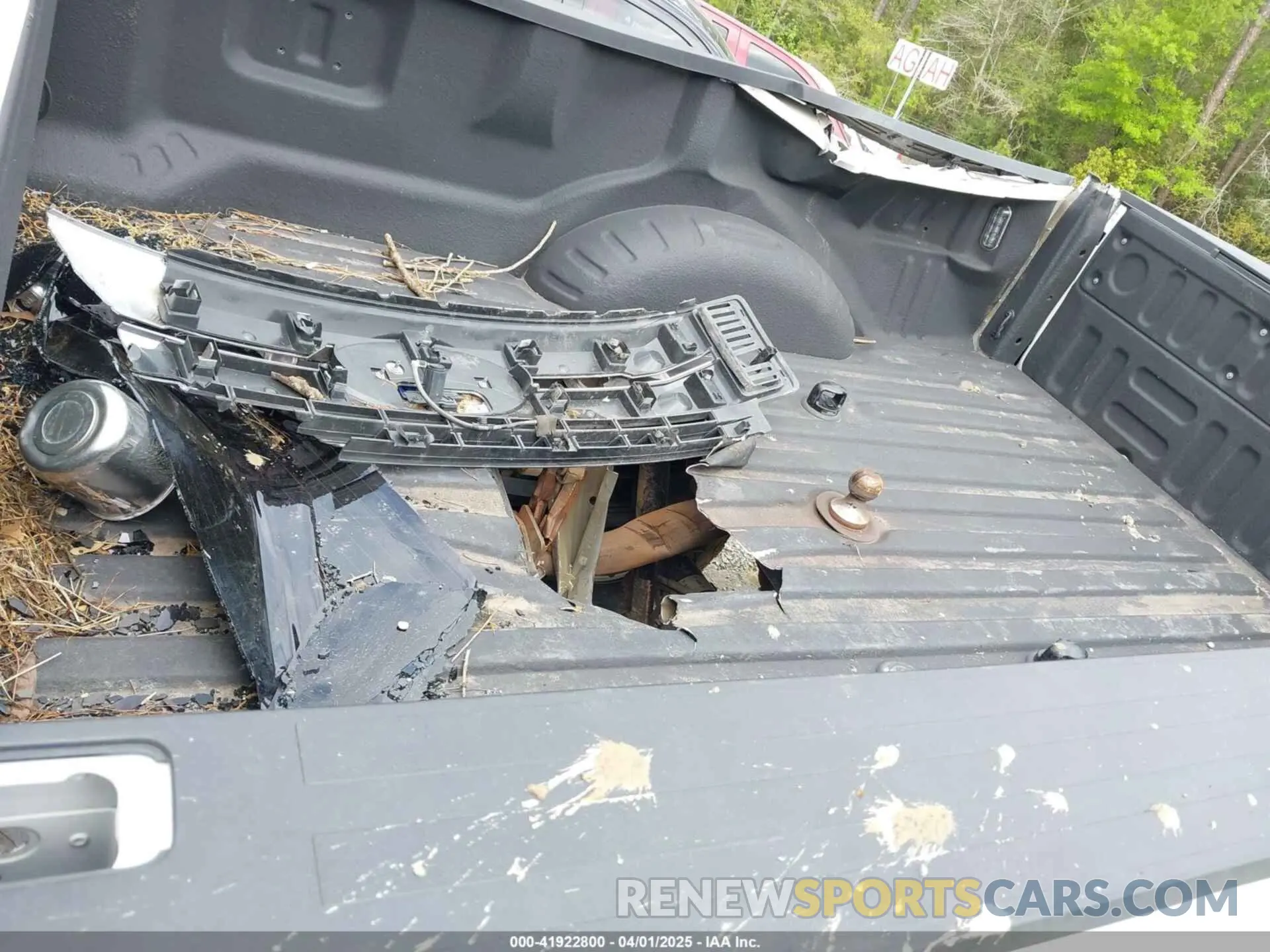 6 Photograph of a damaged car 1FT8W3DT1KEF33178 FORD F-350 2019