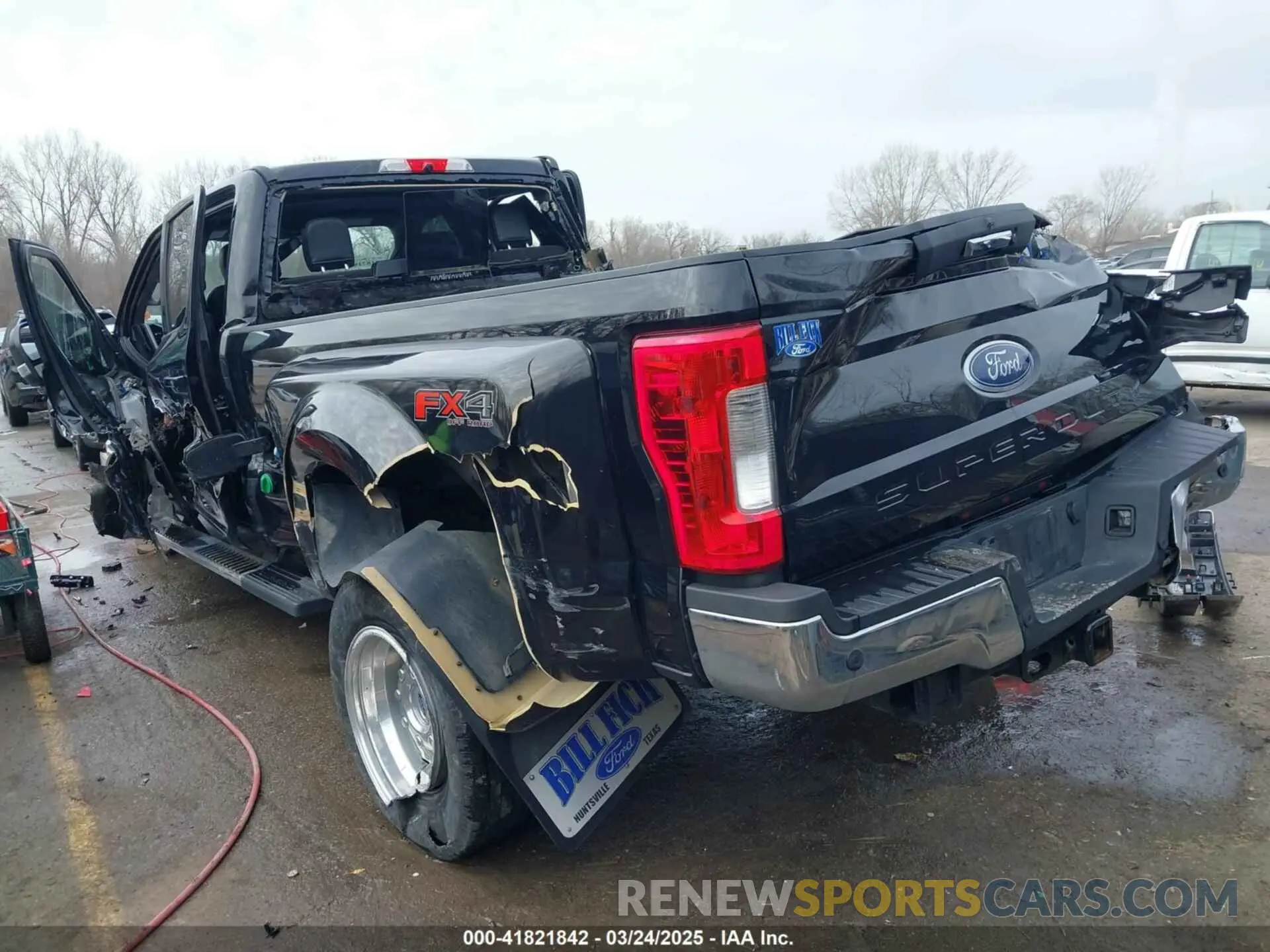3 Photograph of a damaged car 1FT8W3DT1KEG20207 FORD F-350 2019