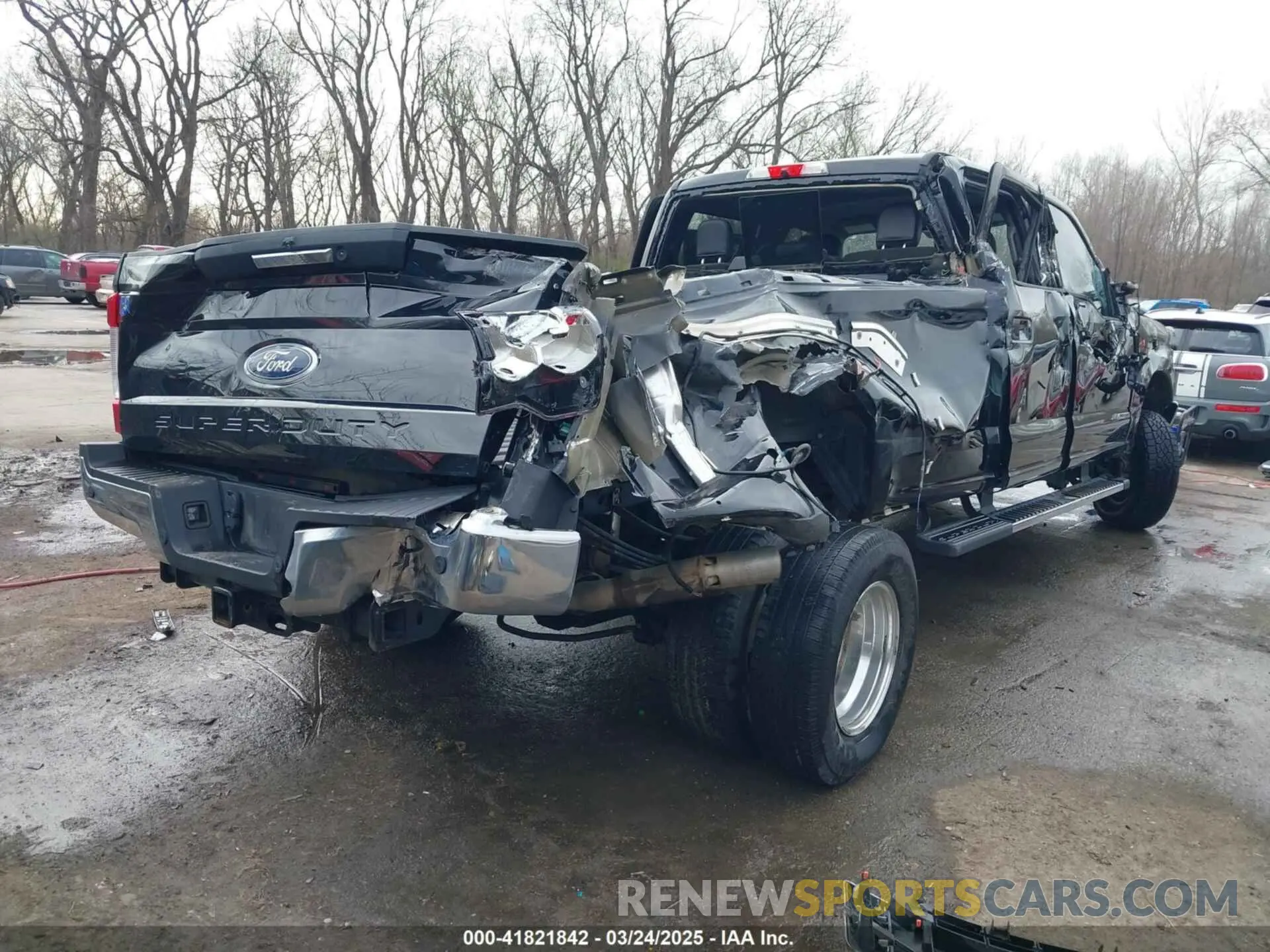 4 Photograph of a damaged car 1FT8W3DT1KEG20207 FORD F-350 2019