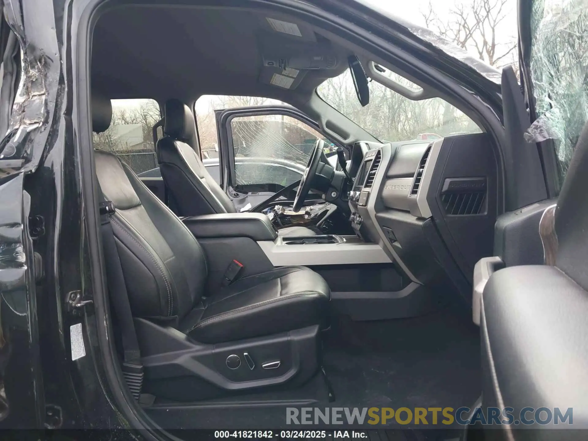 7 Photograph of a damaged car 1FT8W3DT1KEG20207 FORD F-350 2019