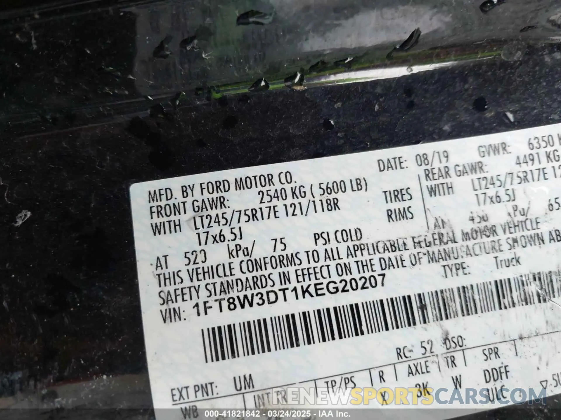 8 Photograph of a damaged car 1FT8W3DT1KEG20207 FORD F-350 2019