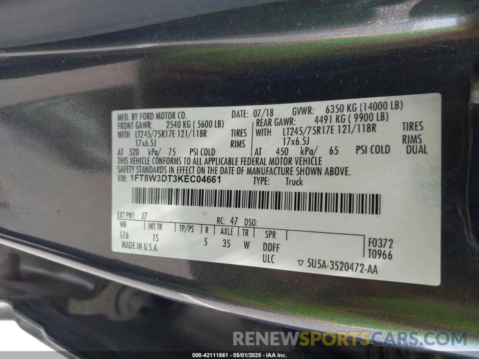 8 Photograph of a damaged car 1FT8W3DT3KEC04661 FORD F-350 2019