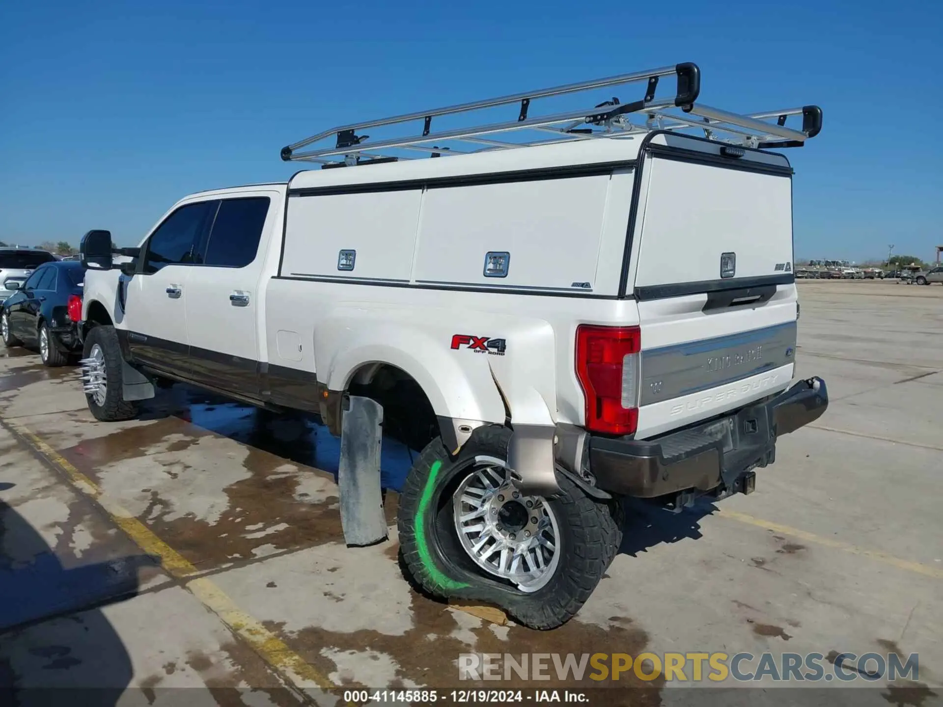3 Photograph of a damaged car 1FT8W3DT3KED51515 FORD F-350 2019