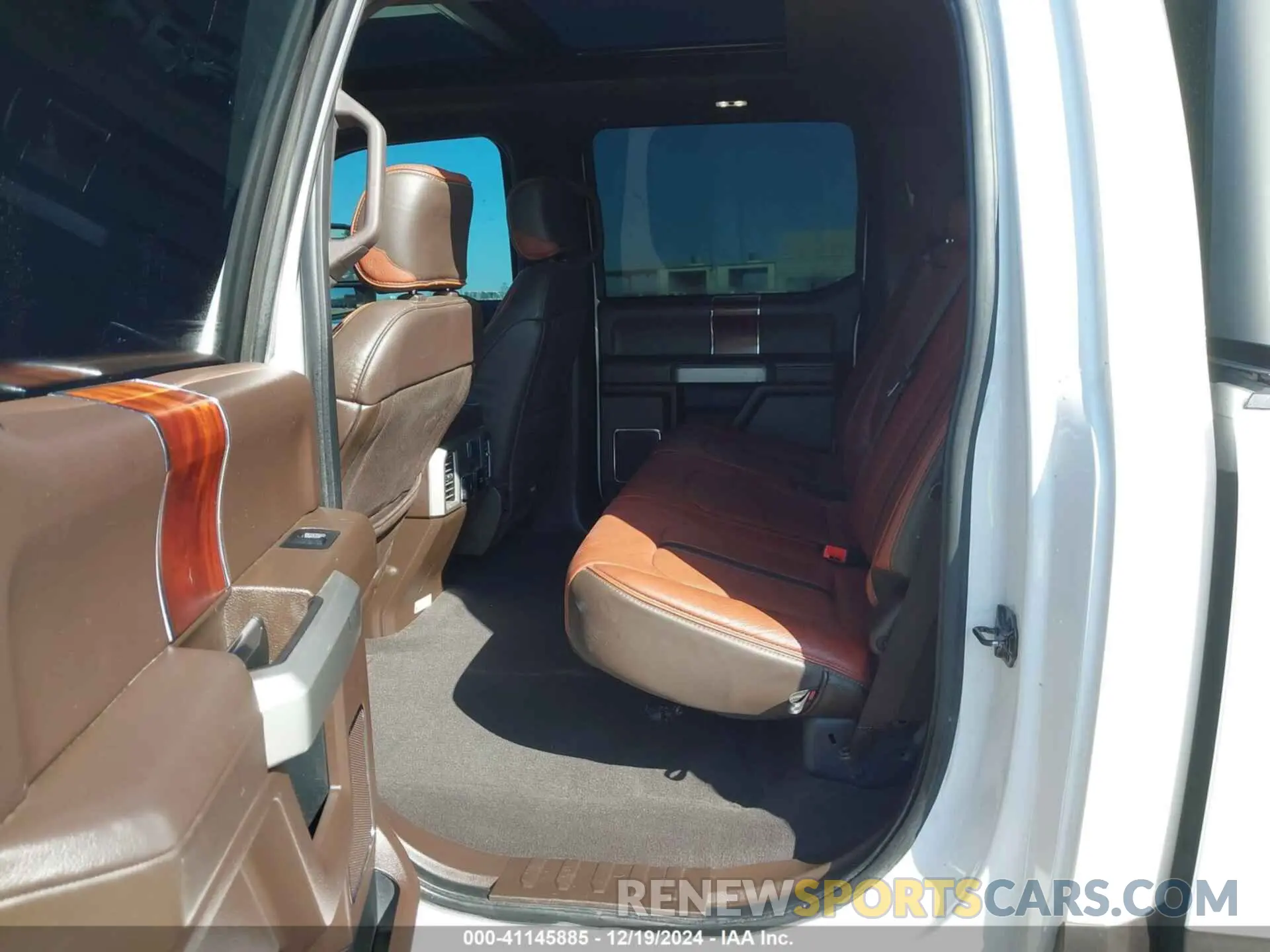 6 Photograph of a damaged car 1FT8W3DT3KED51515 FORD F-350 2019
