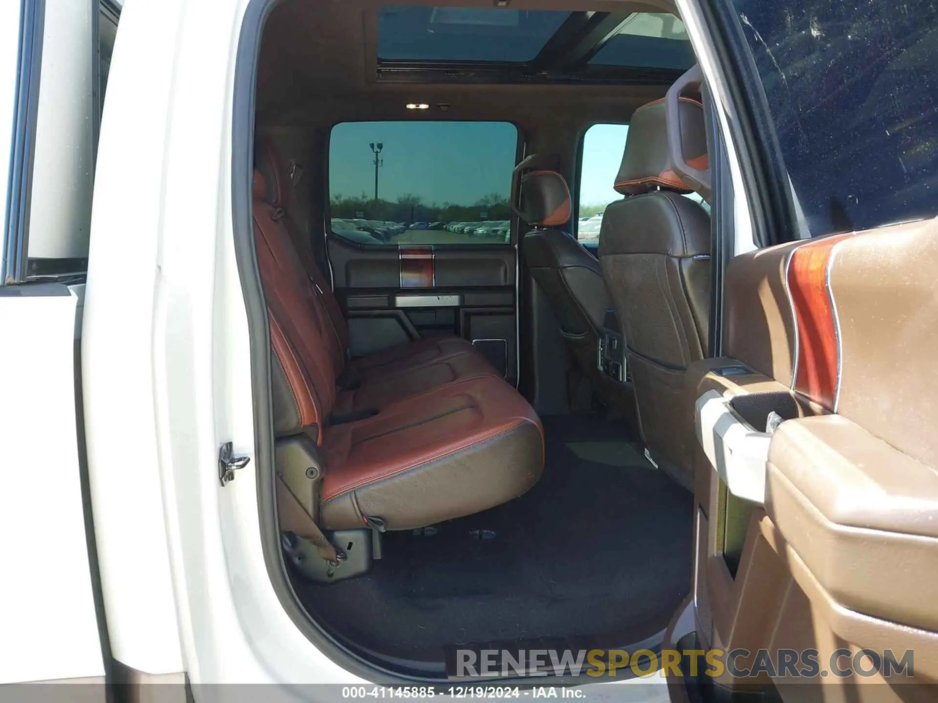 7 Photograph of a damaged car 1FT8W3DT3KED51515 FORD F-350 2019