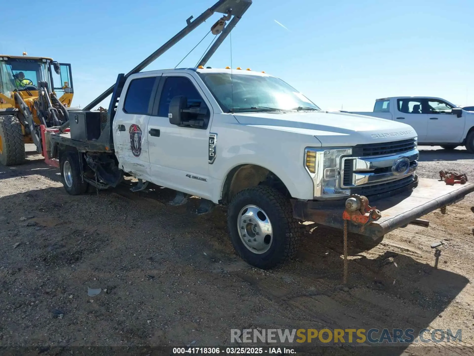 1 Photograph of a damaged car 1FT8W3DT3KEG03246 FORD F-350 2019