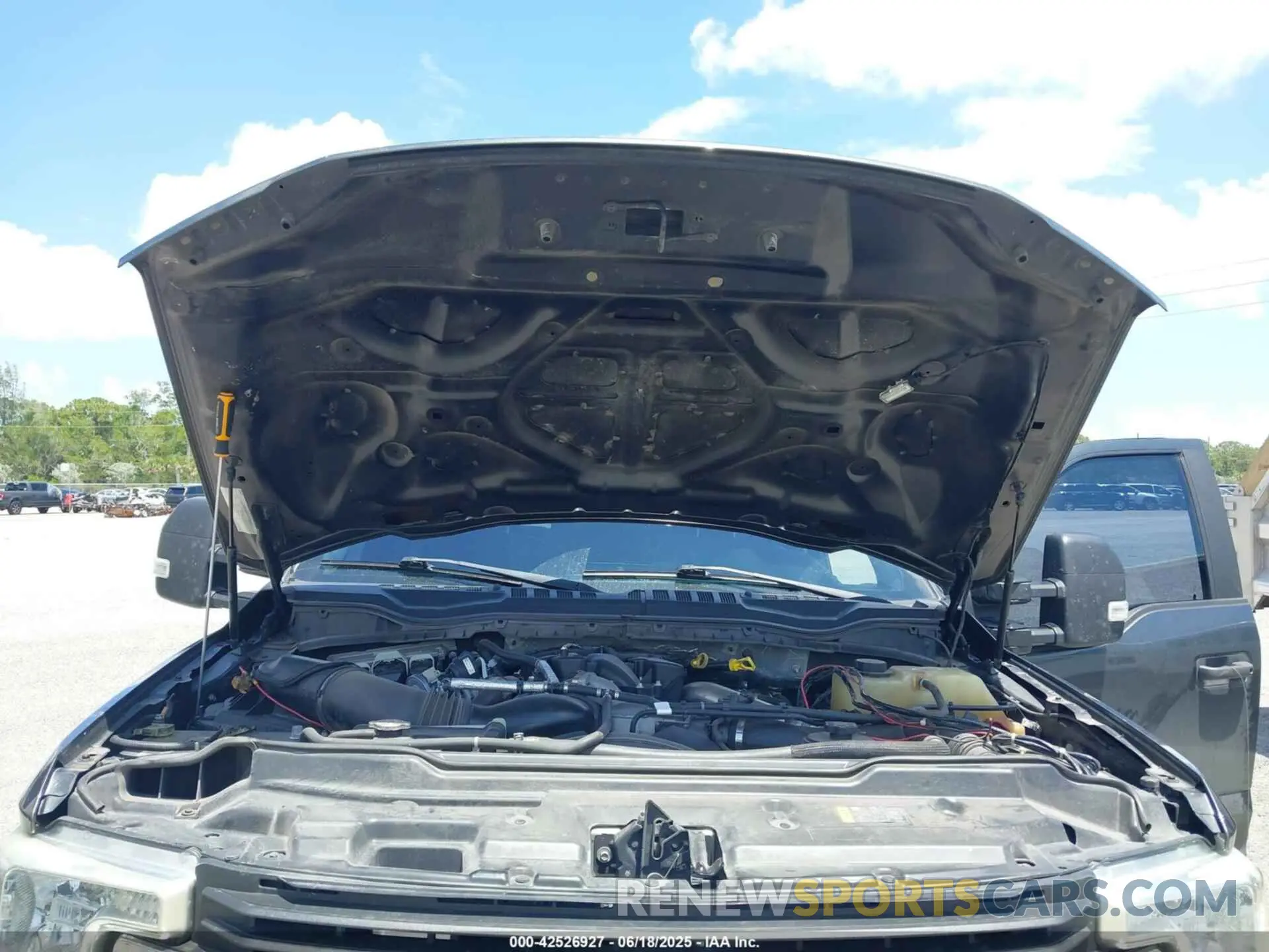 10 Photograph of a damaged car 1FT8W3DT3KEG83843 FORD F-350 2019