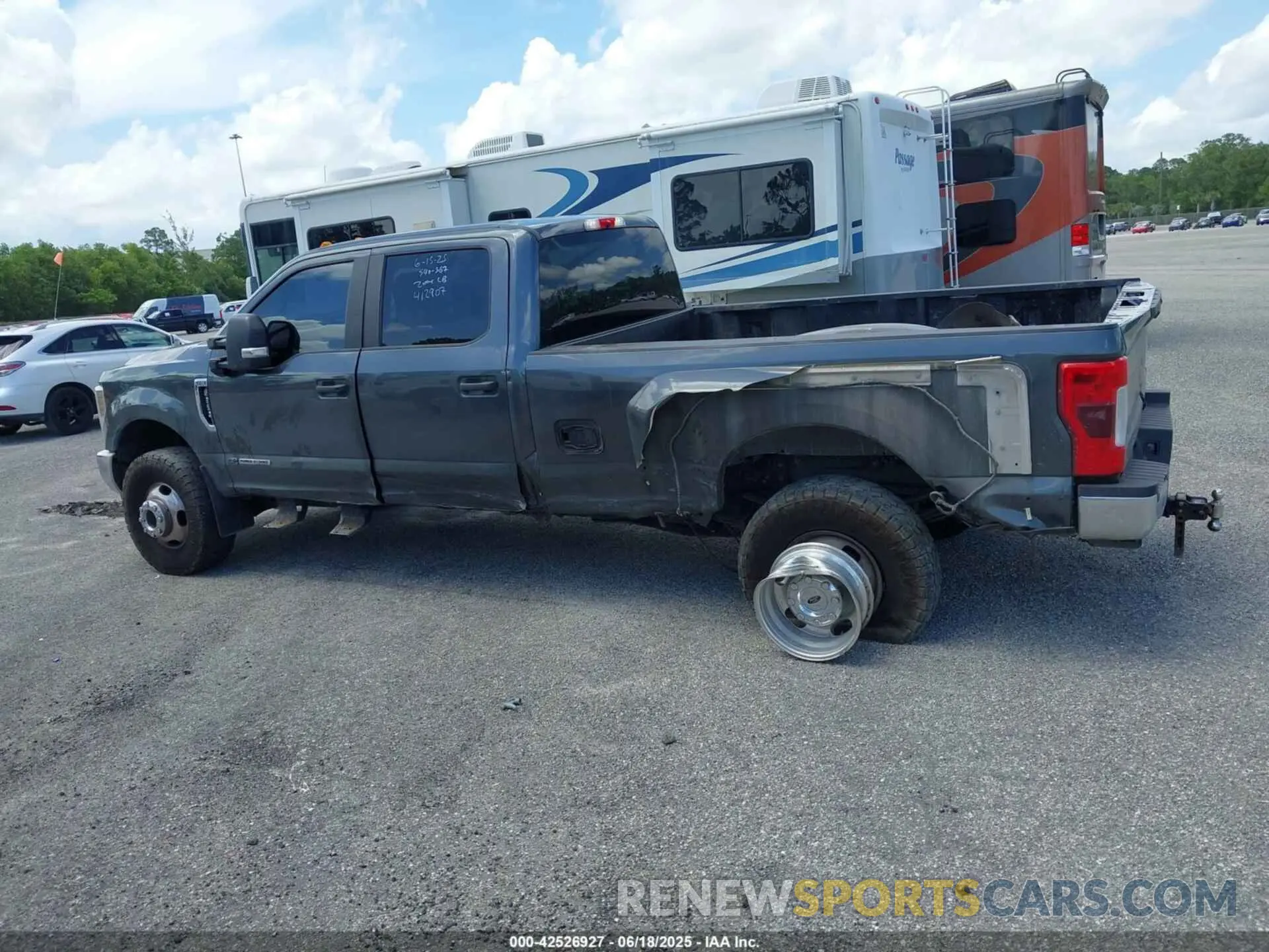 15 Photograph of a damaged car 1FT8W3DT3KEG83843 FORD F-350 2019