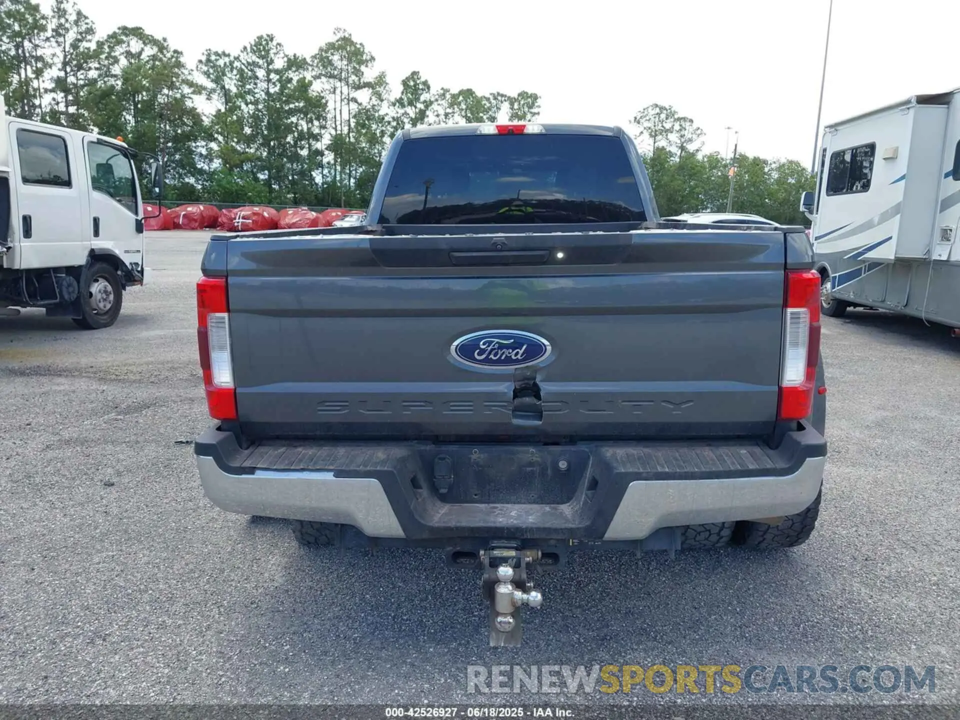 16 Photograph of a damaged car 1FT8W3DT3KEG83843 FORD F-350 2019