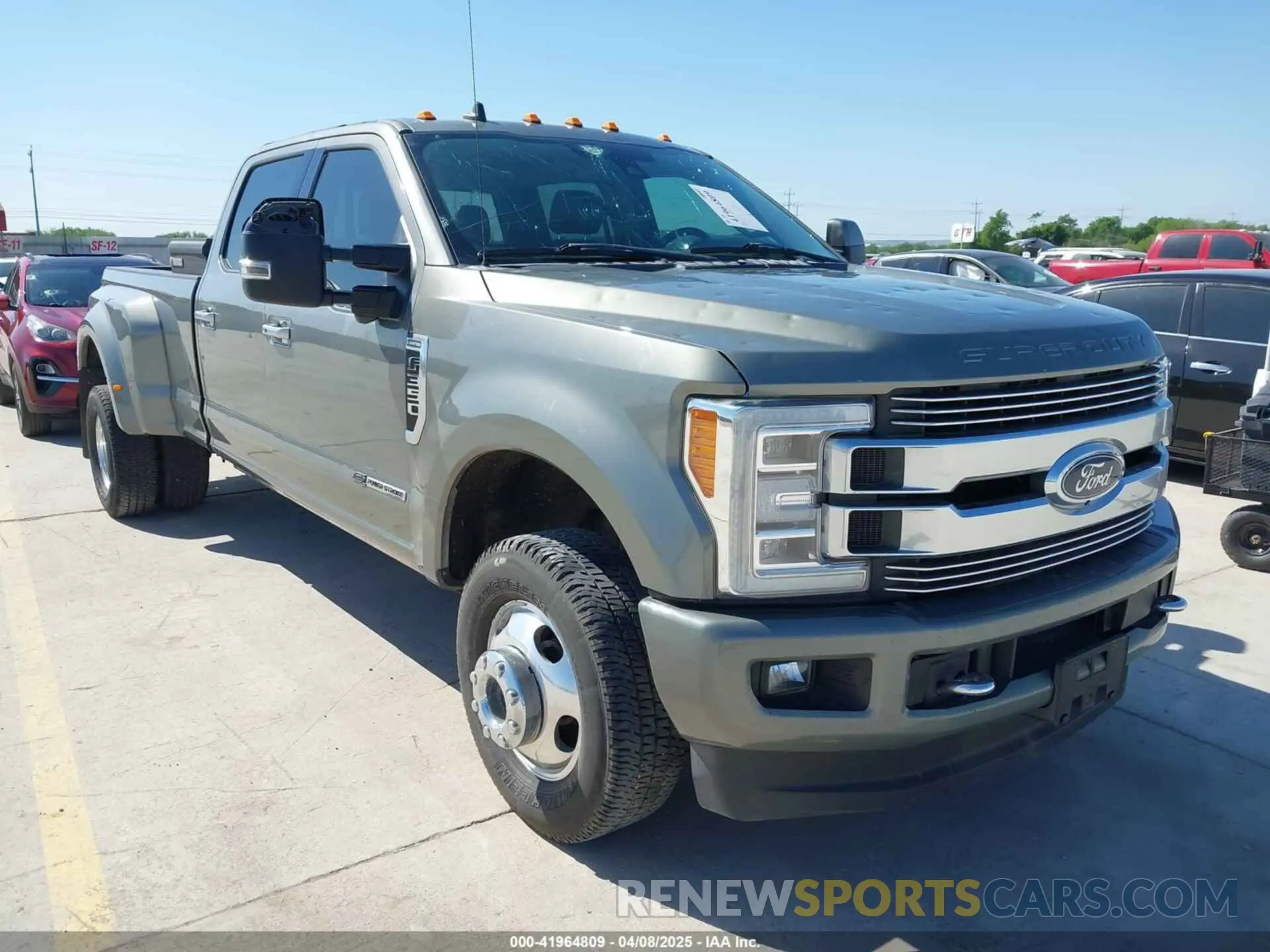 1 Photograph of a damaged car 1FT8W3DT4KEE40204 FORD F-350 2019