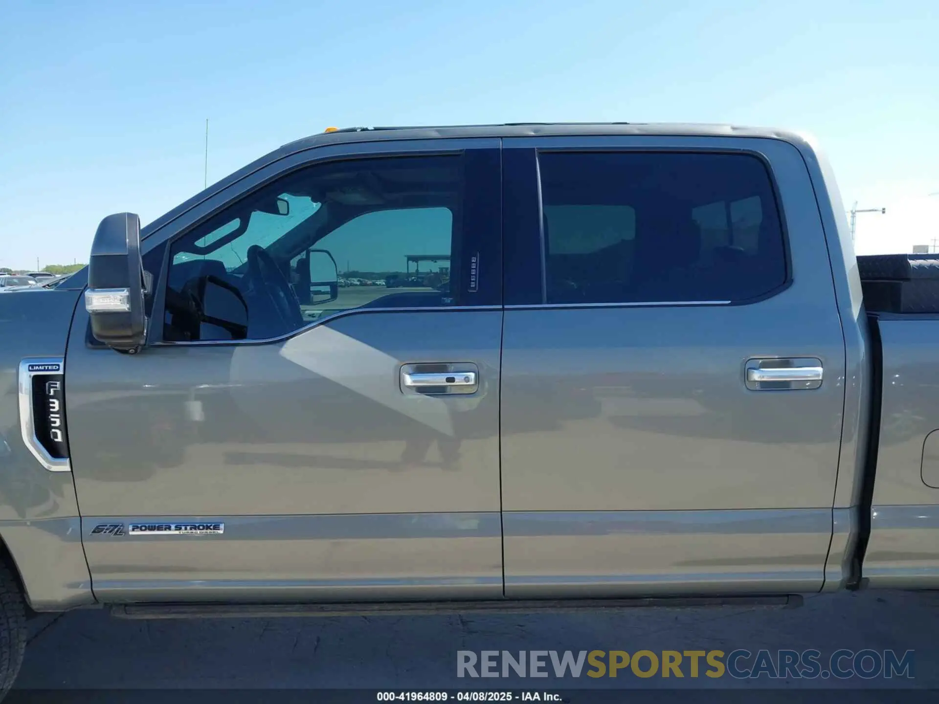 16 Photograph of a damaged car 1FT8W3DT4KEE40204 FORD F-350 2019