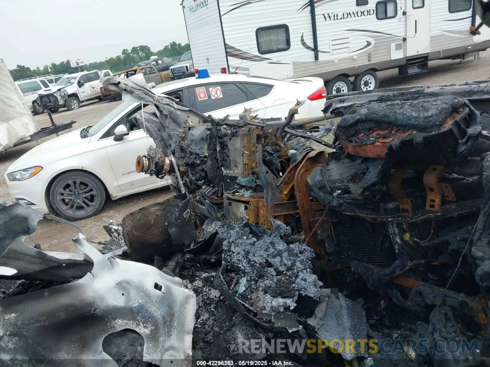 5 Photograph of a damaged car 1FT8W3DT5KED64377 FORD F-350 2019
