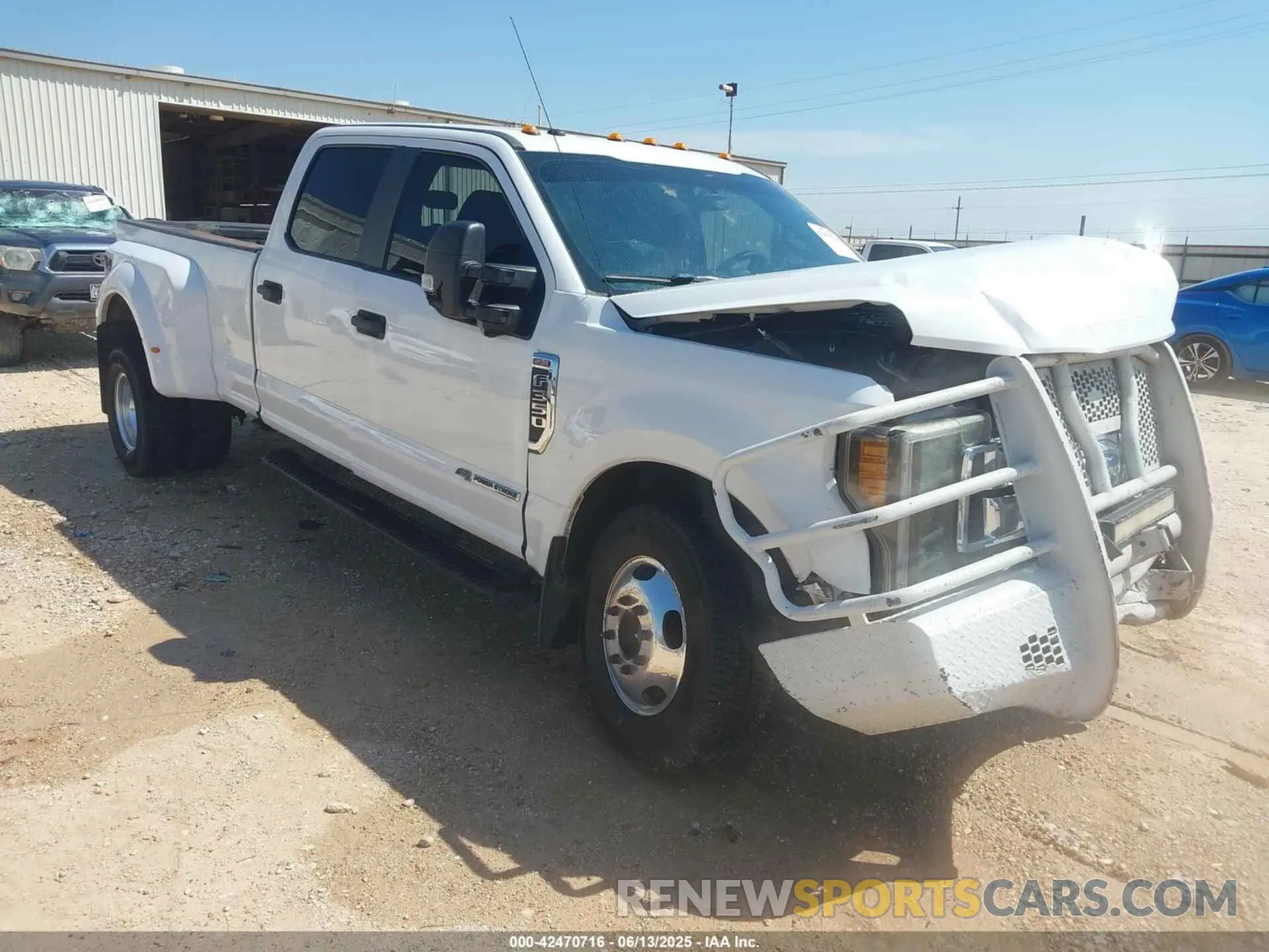 1 Photograph of a damaged car 1FT8W3DT5KEE11276 FORD F-350 2019