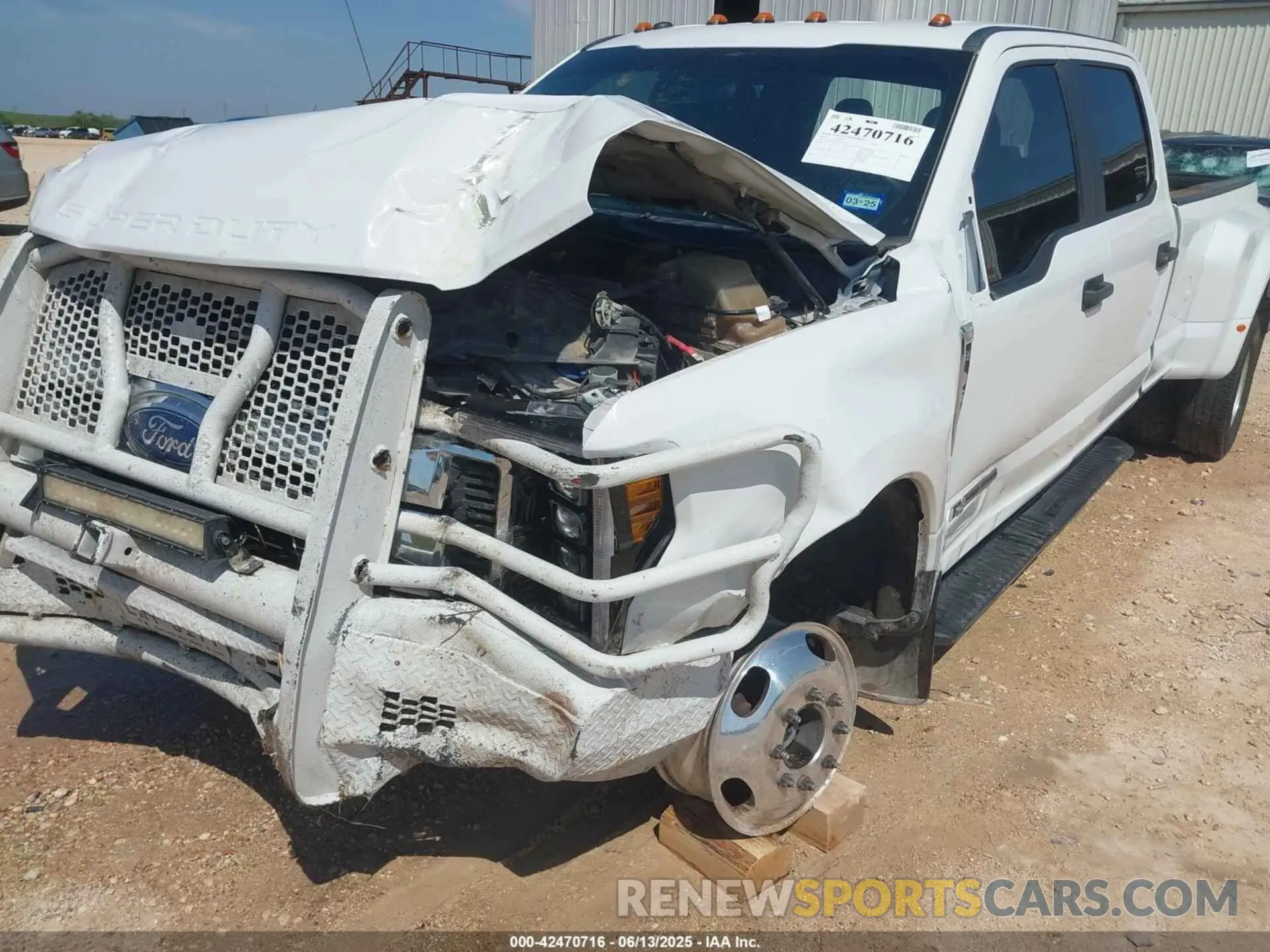 12 Photograph of a damaged car 1FT8W3DT5KEE11276 FORD F-350 2019