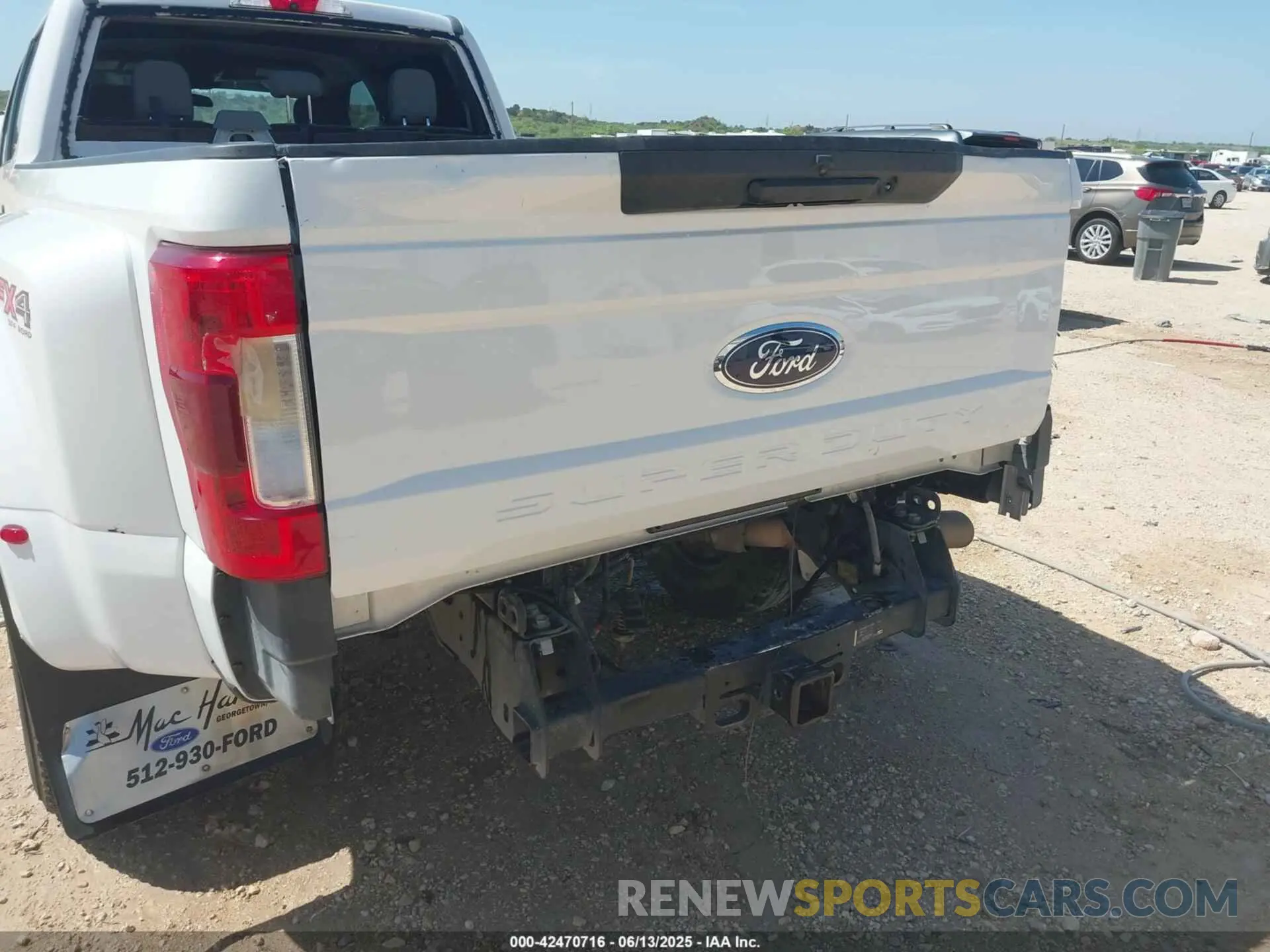 22 Photograph of a damaged car 1FT8W3DT5KEE11276 FORD F-350 2019