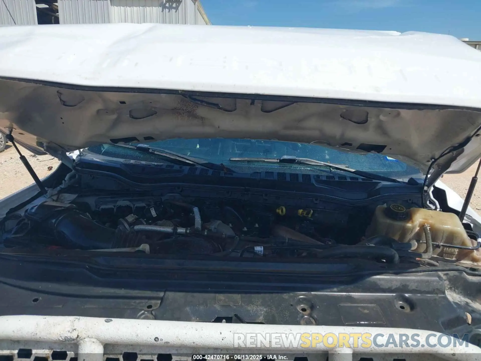 9 Photograph of a damaged car 1FT8W3DT5KEE11276 FORD F-350 2019
