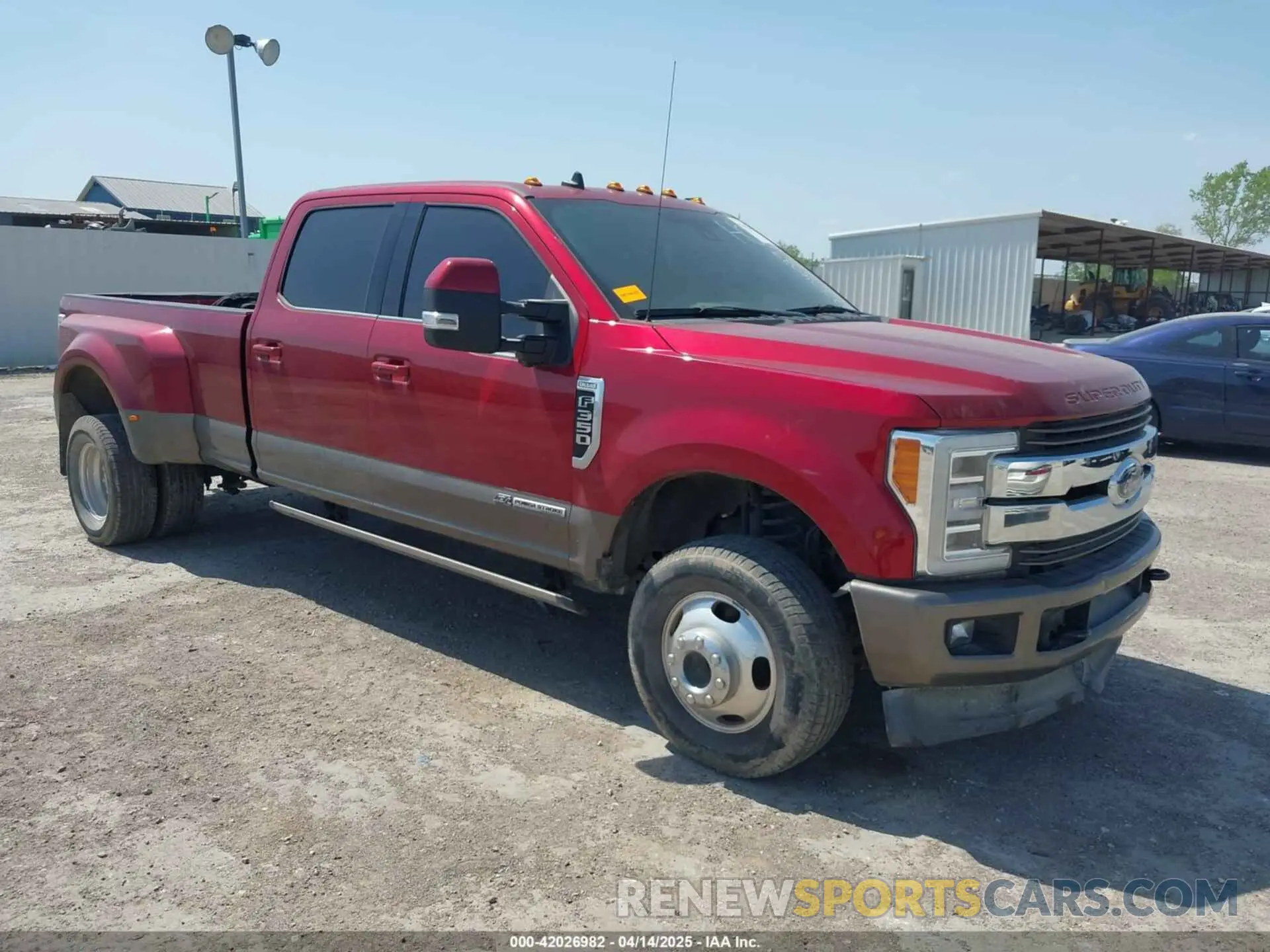 1 Photograph of a damaged car 1FT8W3DT5KEE40647 FORD F-350 2019