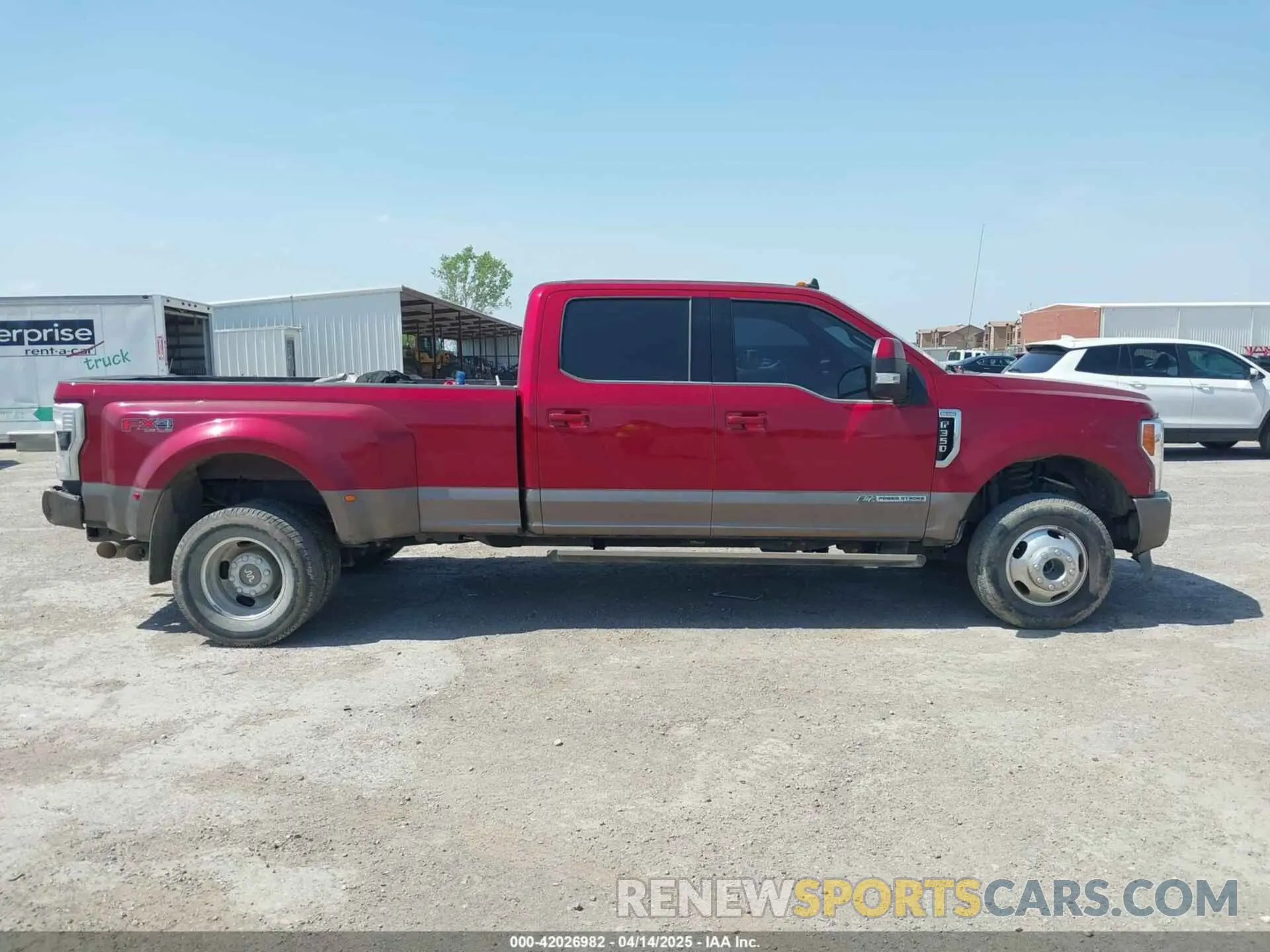 11 Photograph of a damaged car 1FT8W3DT5KEE40647 FORD F-350 2019