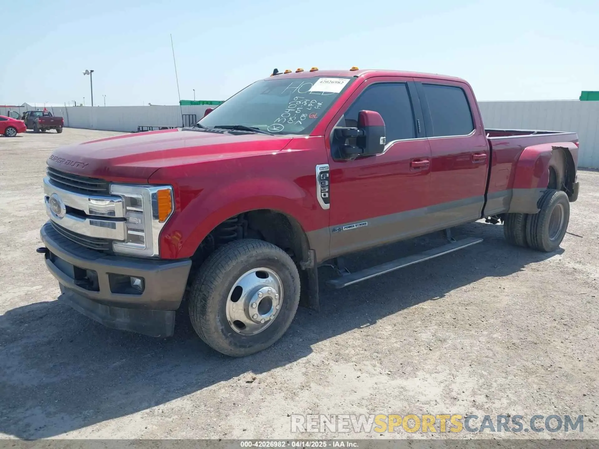 2 Photograph of a damaged car 1FT8W3DT5KEE40647 FORD F-350 2019