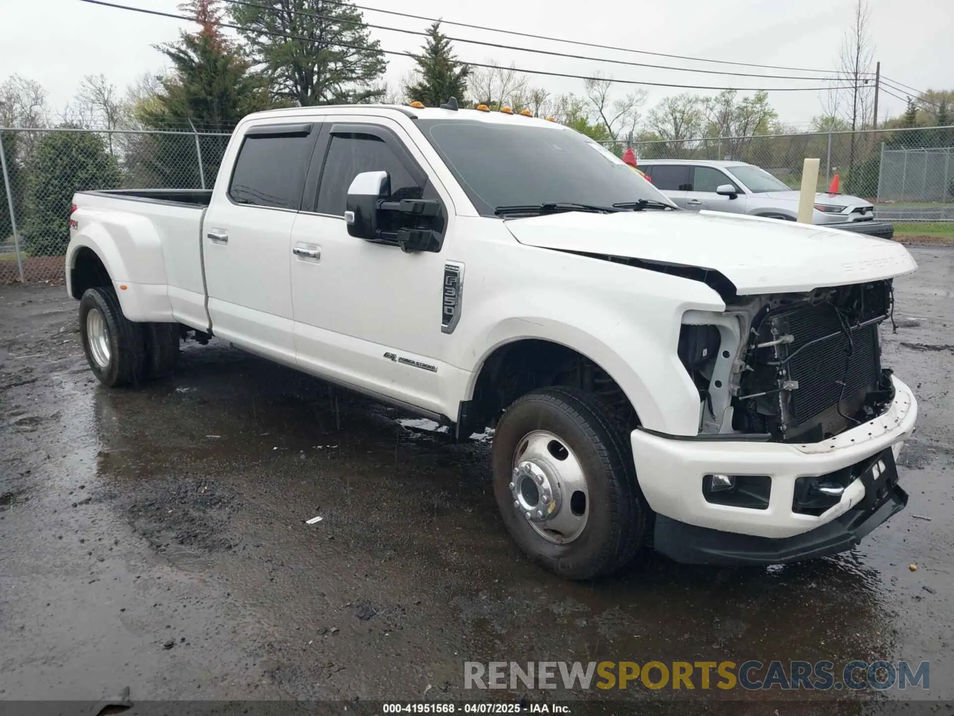 1 Photograph of a damaged car 1FT8W3DT5KEG67143 FORD F-350 2019