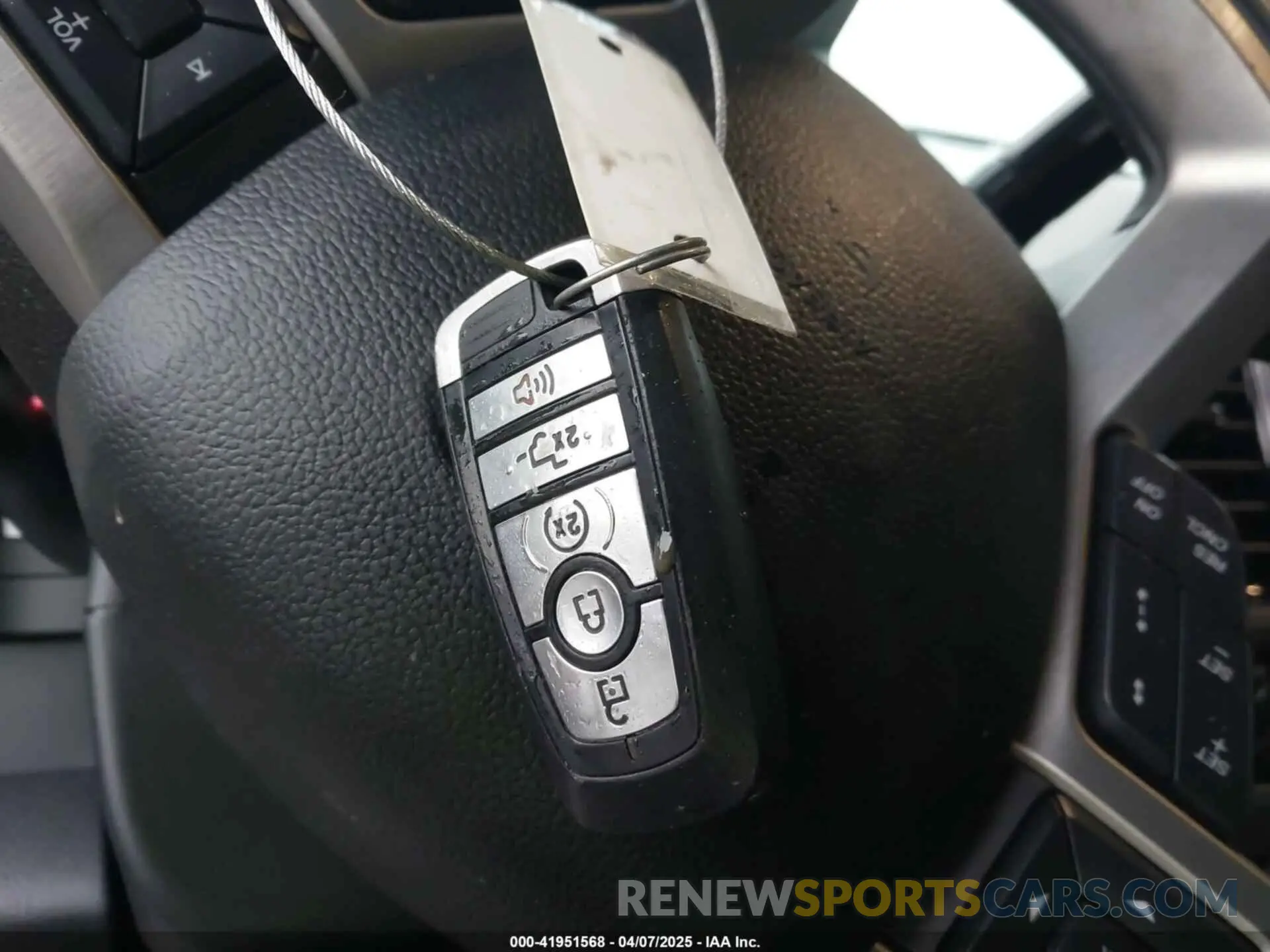 10 Photograph of a damaged car 1FT8W3DT5KEG67143 FORD F-350 2019