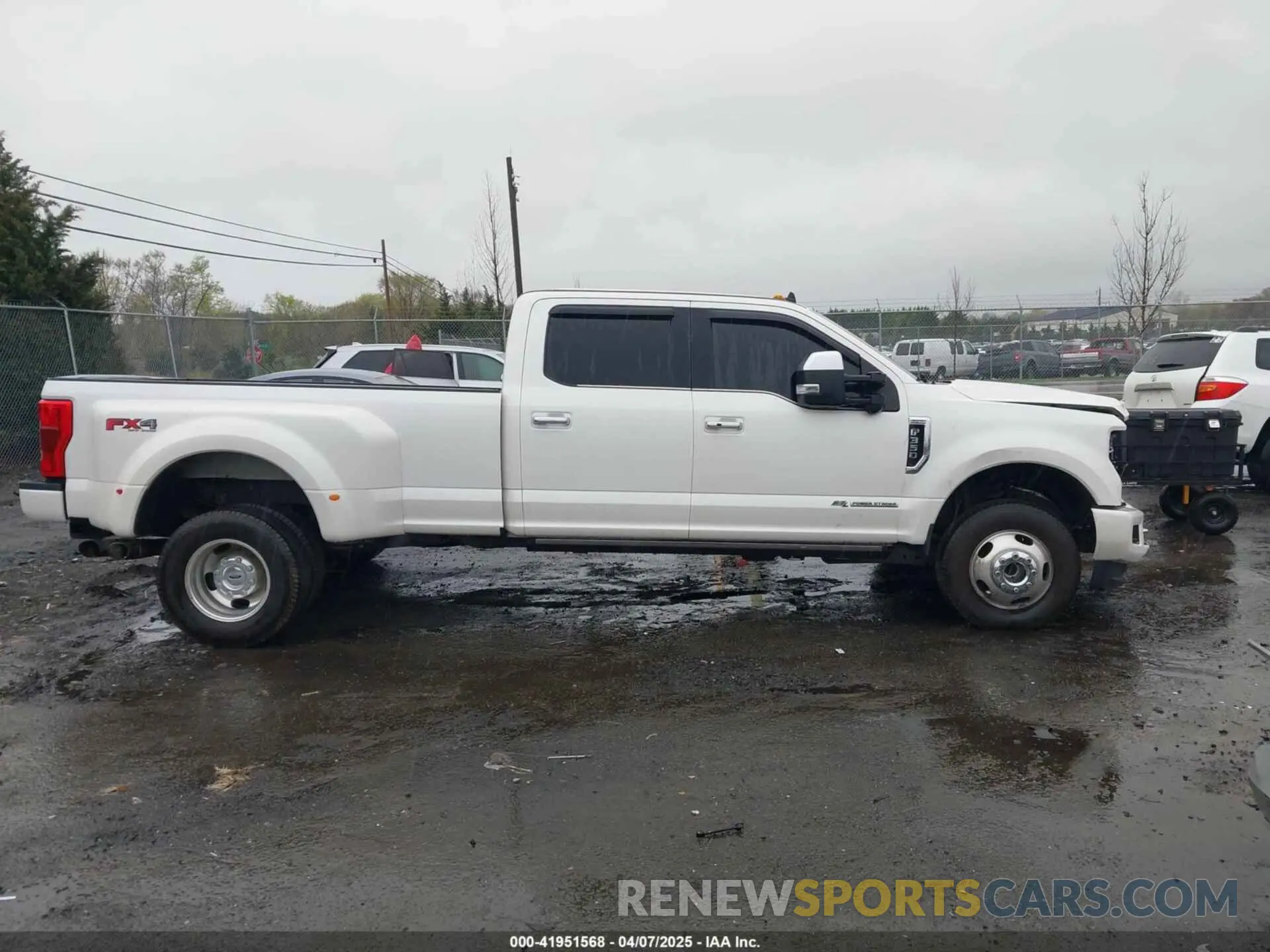 14 Photograph of a damaged car 1FT8W3DT5KEG67143 FORD F-350 2019