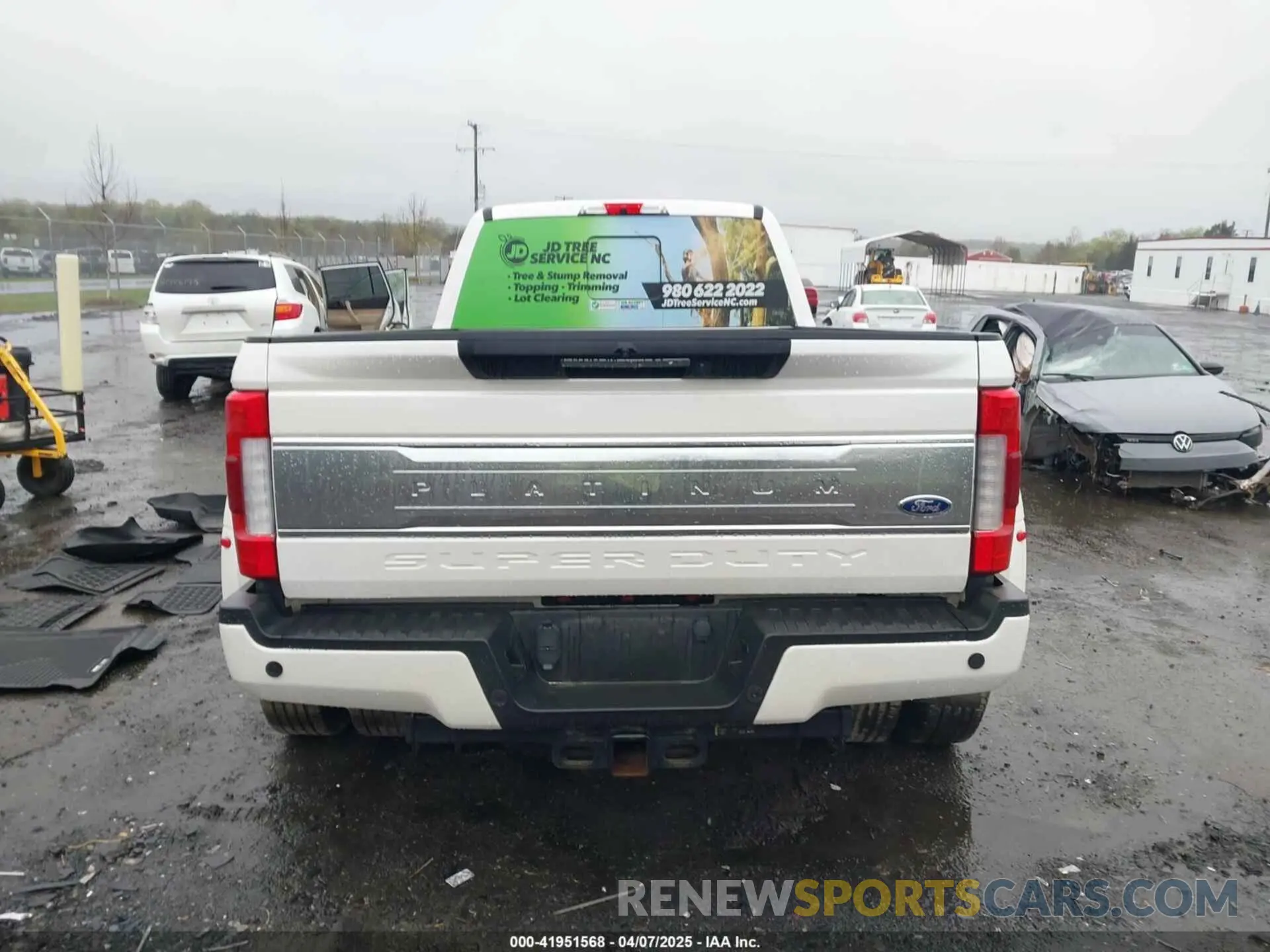 16 Photograph of a damaged car 1FT8W3DT5KEG67143 FORD F-350 2019