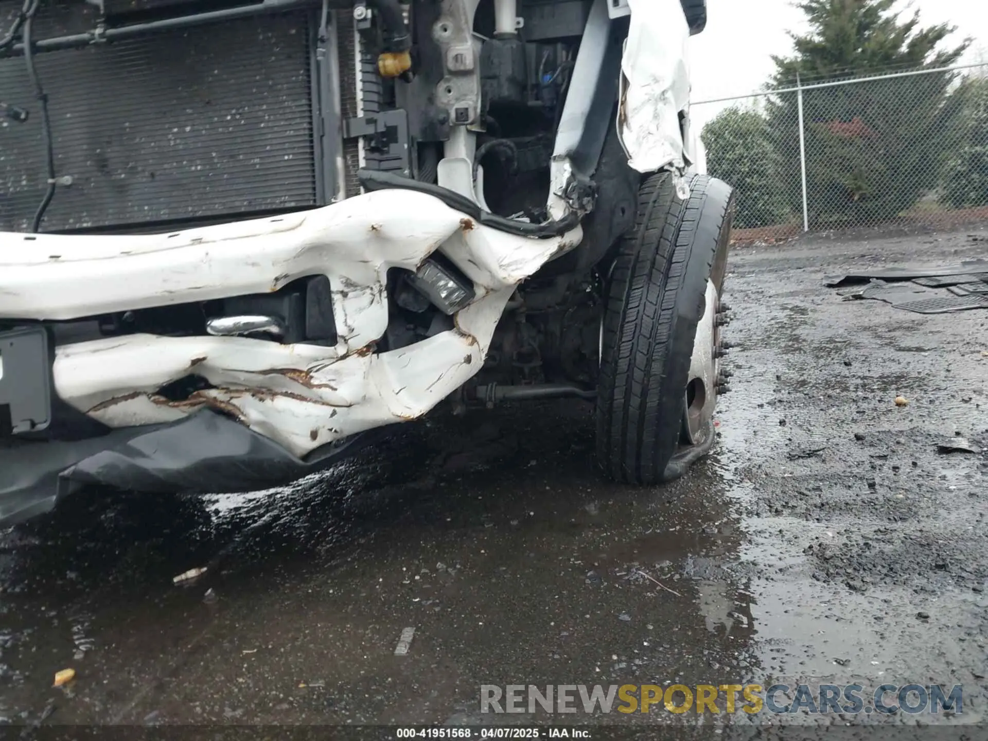 17 Photograph of a damaged car 1FT8W3DT5KEG67143 FORD F-350 2019