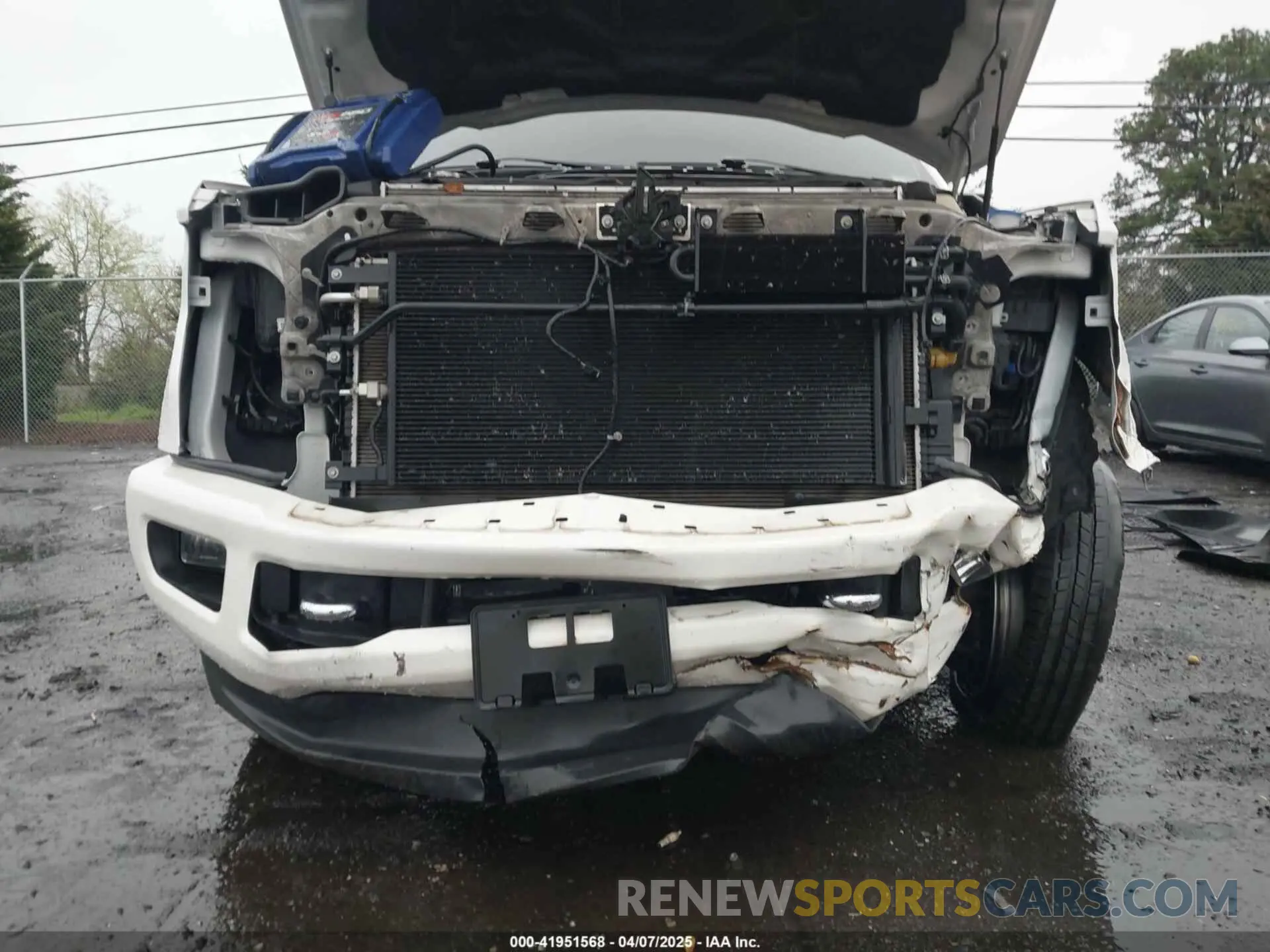 18 Photograph of a damaged car 1FT8W3DT5KEG67143 FORD F-350 2019