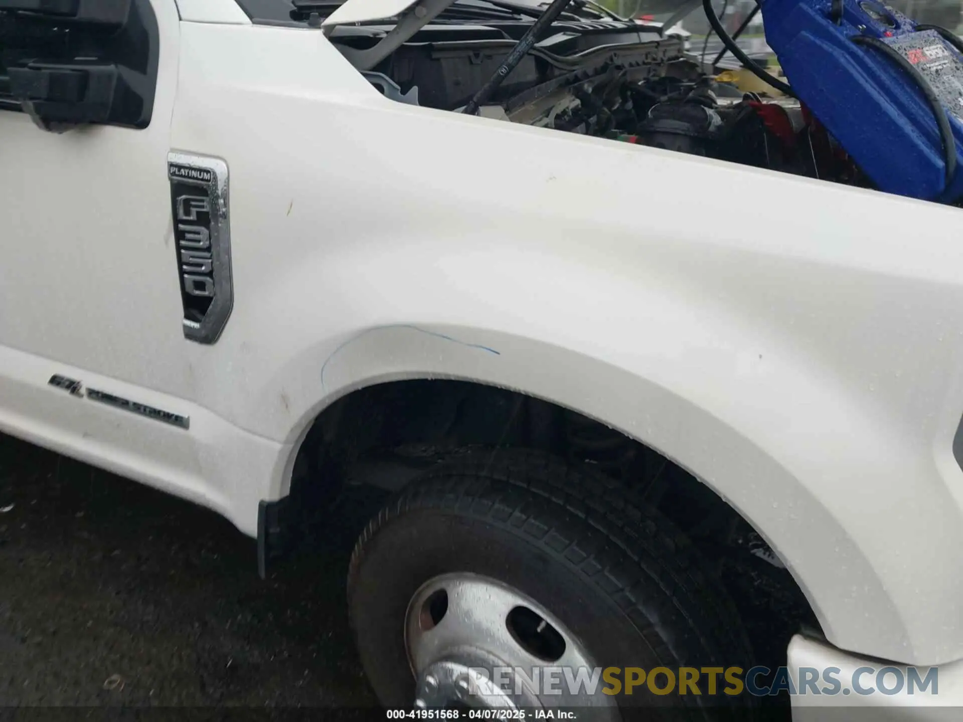 19 Photograph of a damaged car 1FT8W3DT5KEG67143 FORD F-350 2019
