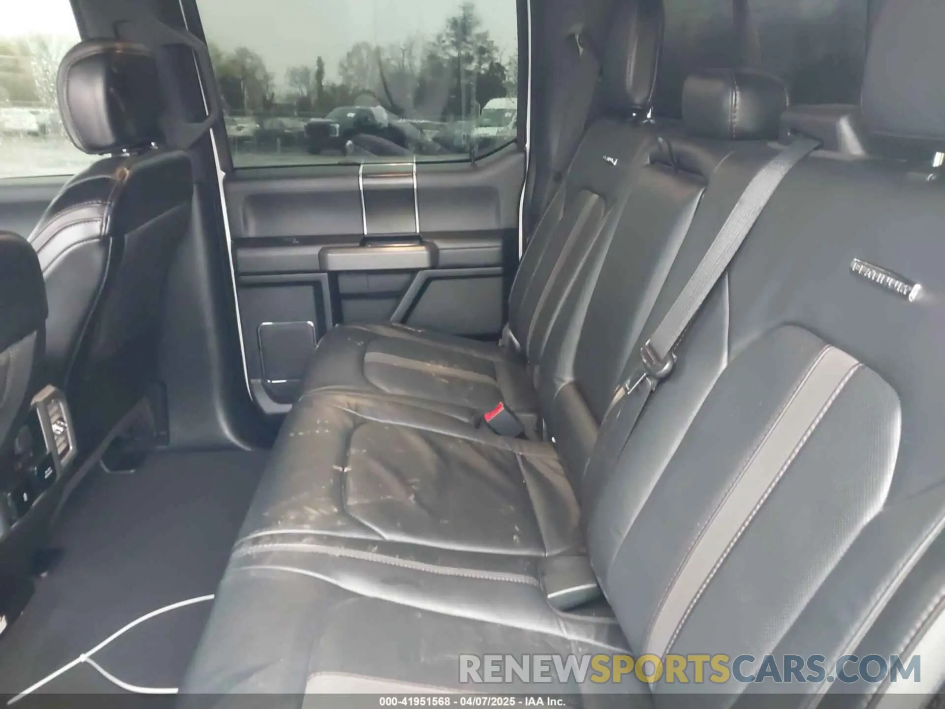 6 Photograph of a damaged car 1FT8W3DT5KEG67143 FORD F-350 2019