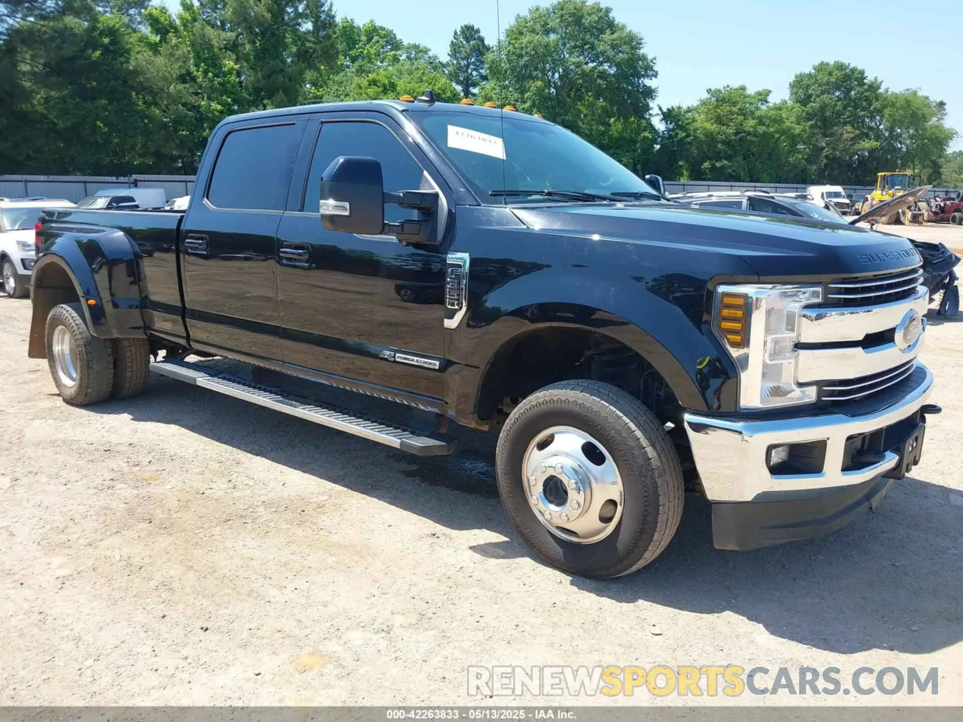 1 Photograph of a damaged car 1FT8W3DT6KED10358 FORD F-350 2019