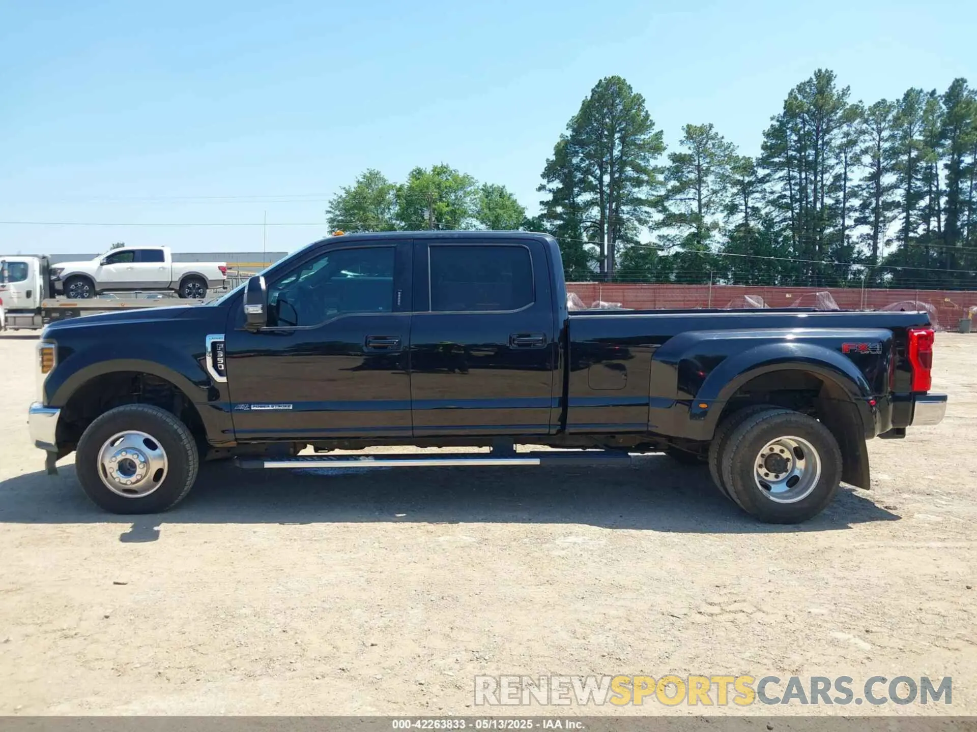 14 Photograph of a damaged car 1FT8W3DT6KED10358 FORD F-350 2019