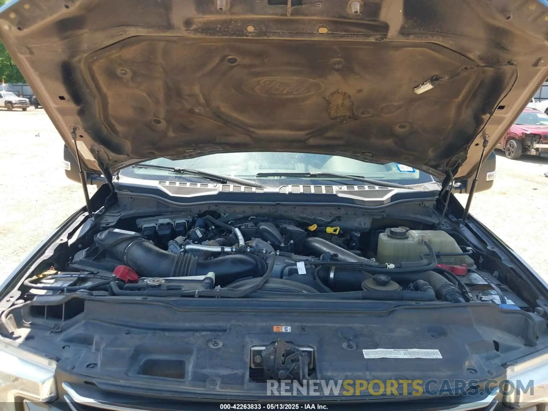 9 Photograph of a damaged car 1FT8W3DT6KED10358 FORD F-350 2019