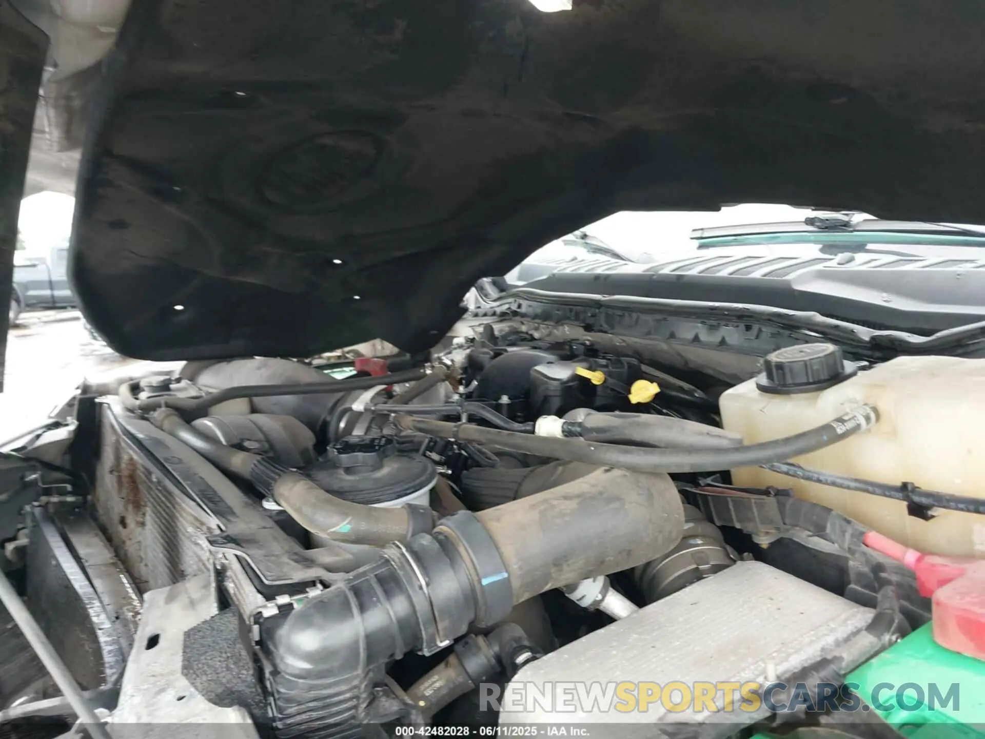 10 Photograph of a damaged car 1FT8W3DT7KEE20576 FORD F-350 2019