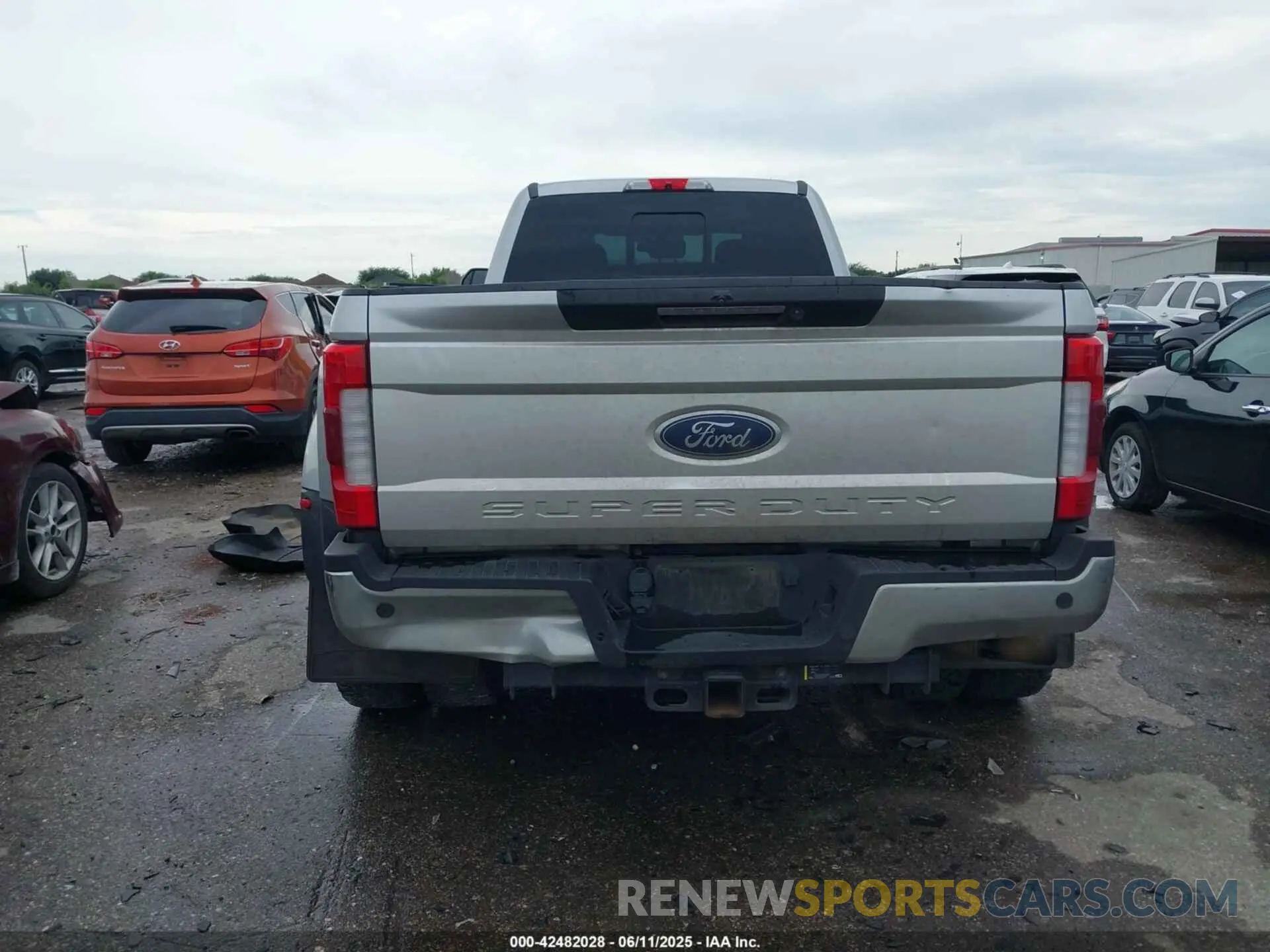 15 Photograph of a damaged car 1FT8W3DT7KEE20576 FORD F-350 2019