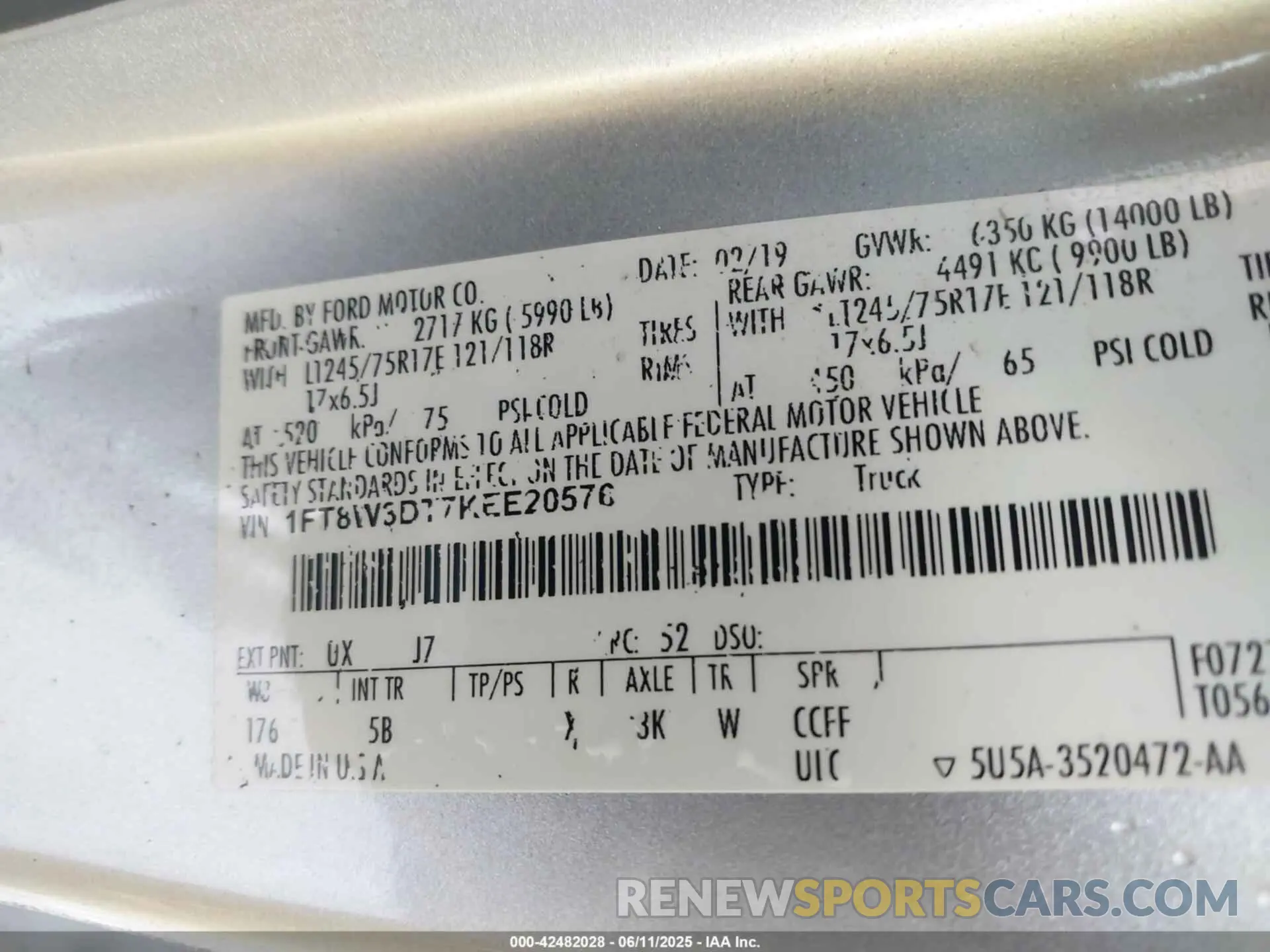 9 Photograph of a damaged car 1FT8W3DT7KEE20576 FORD F-350 2019